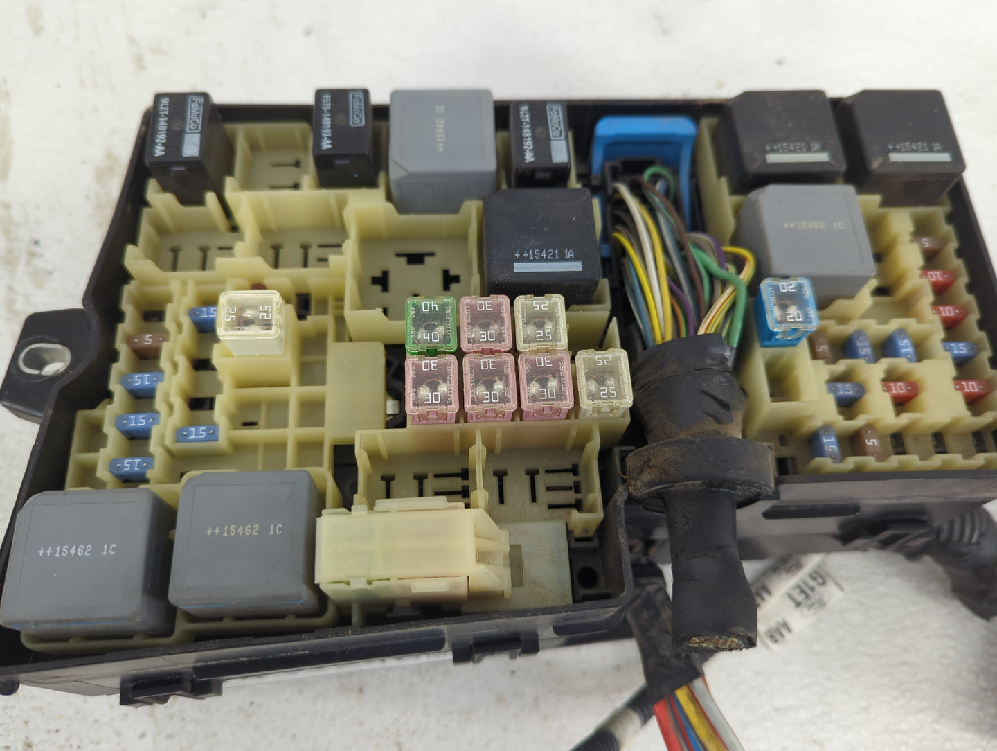 2016 Ford Focus Fusebox Fuse Box Panel Relay Module P/N:AV6T-14A067-AD AV6T-14A142-AB Fits OEM Used Auto Parts - Oemusedauto