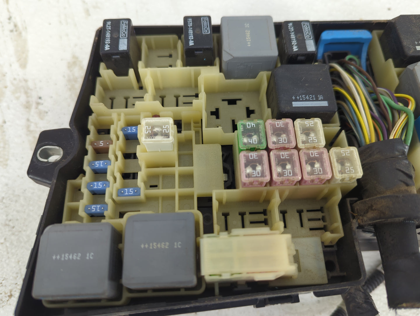 2016 Ford Focus Fusebox Fuse Box Panel Relay Module P/N:AV6T-14A067-AD AV6T-14A142-AB Fits OEM Used Auto Parts - Oemusedauto