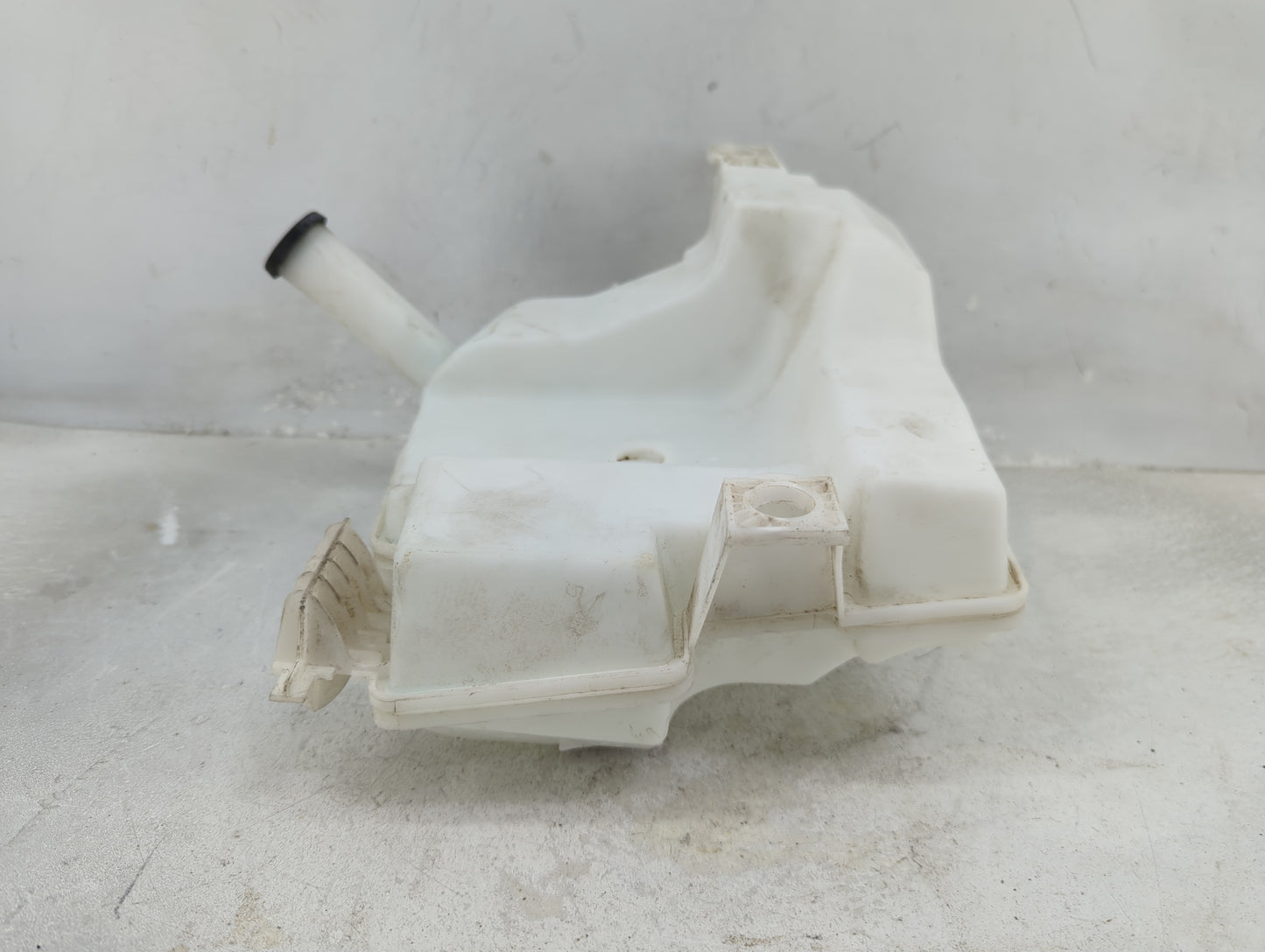 2012-2018 Ford Focus Windshield Washer Fluid Reservoir Bottle Oem - Oemusedautoparts1.com