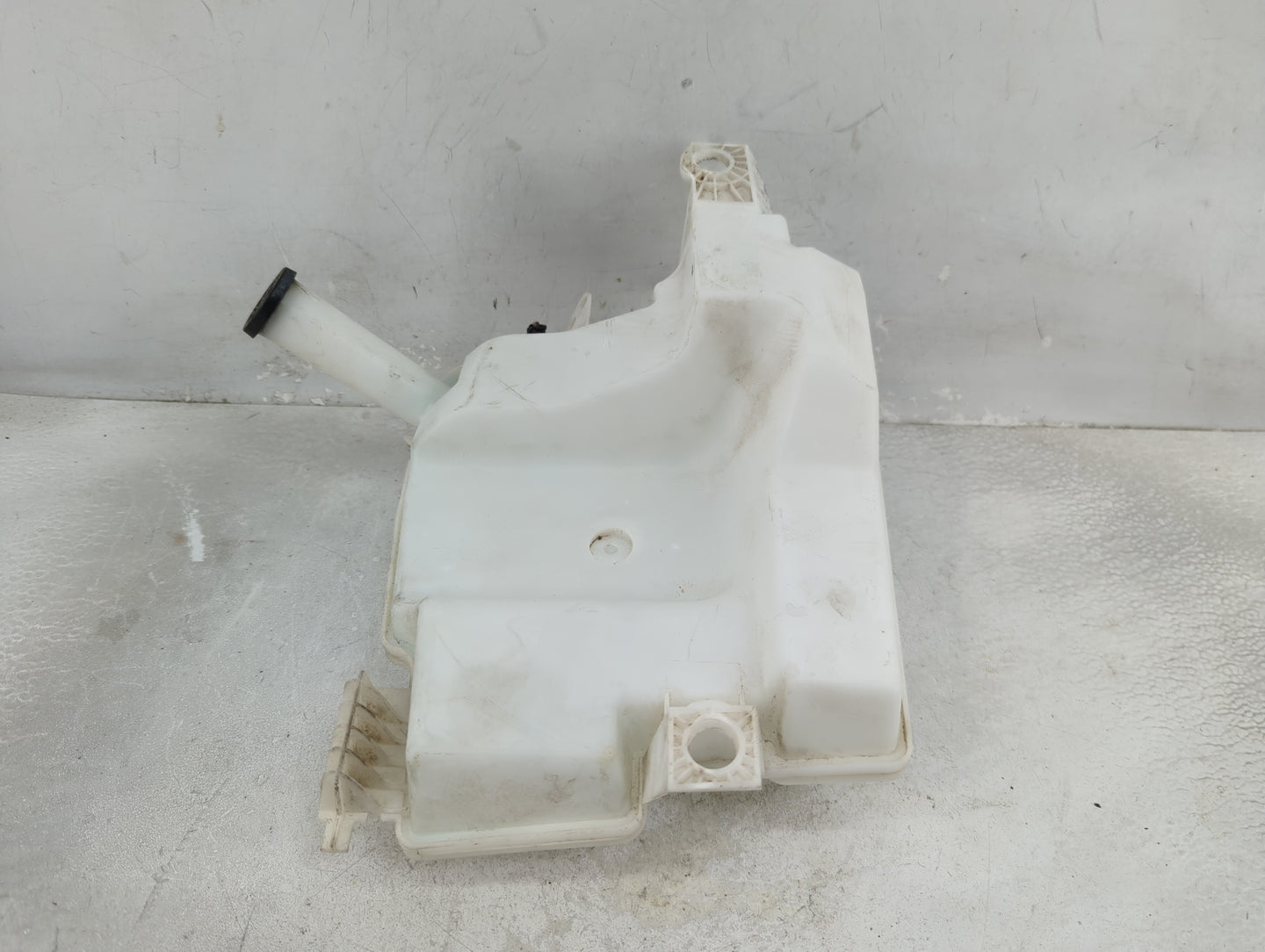 2012-2018 Ford Focus Windshield Washer Fluid Reservoir Bottle Oem - Oemusedautoparts1.com