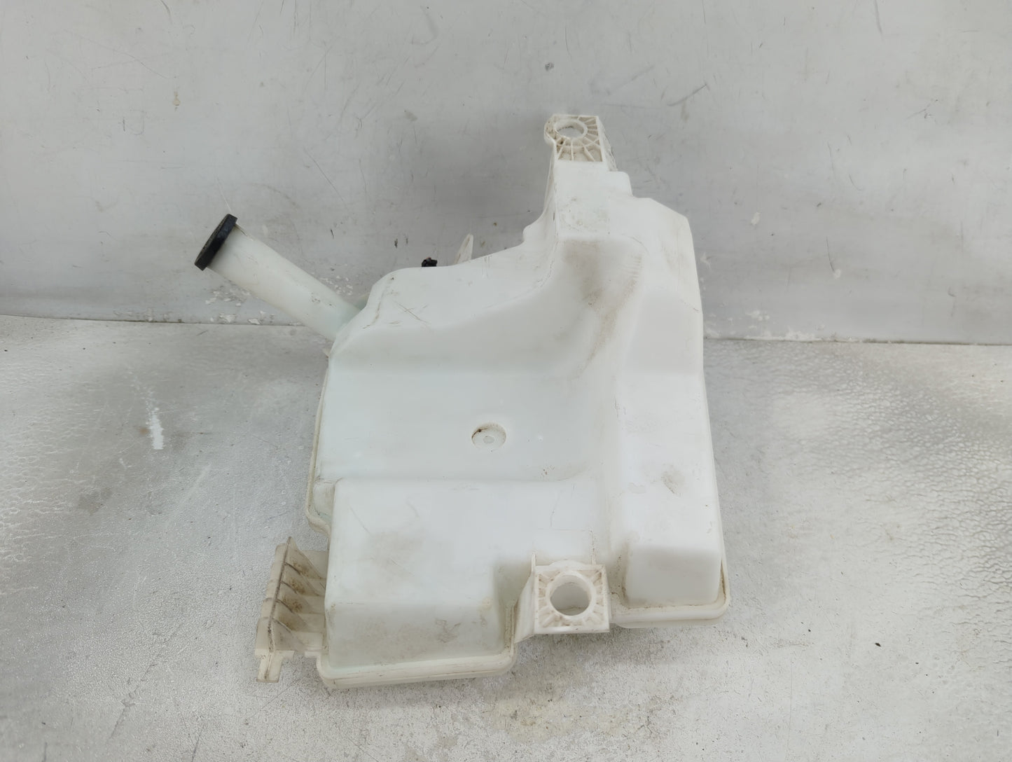2012-2018 Ford Focus Windshield Washer Fluid Reservoir Bottle Oem - Oemusedautoparts1.com