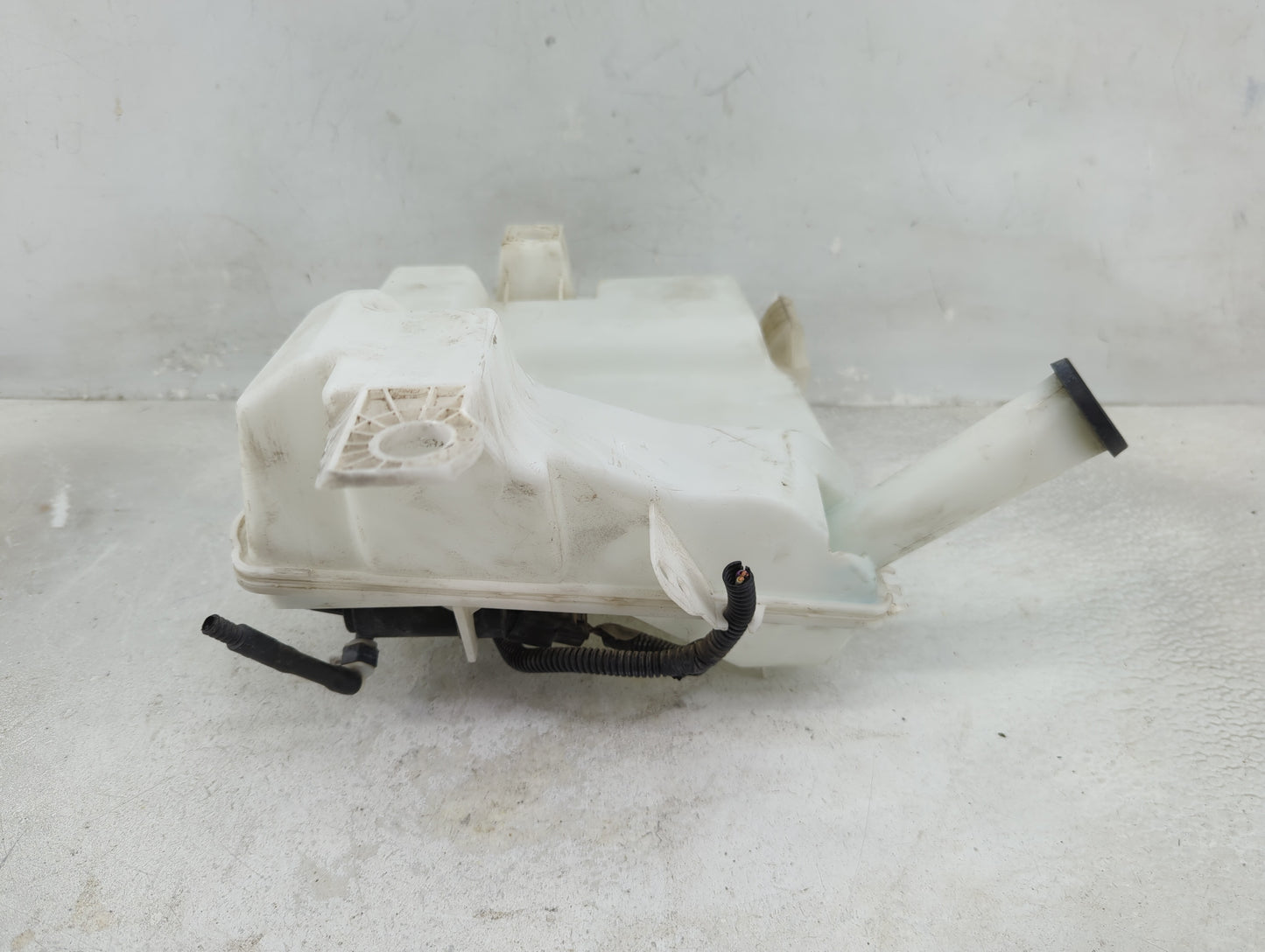 2012-2018 Ford Focus Windshield Washer Fluid Reservoir Bottle Oem - Oemusedautoparts1.com
