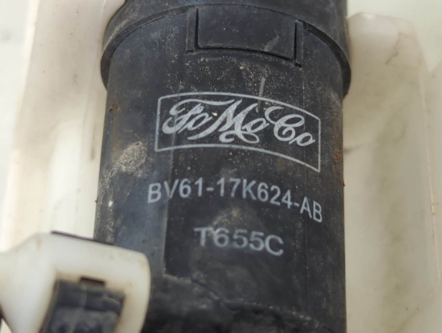 2012-2018 Ford Focus Windshield Washer Fluid Reservoir Bottle Oem - Oemusedautoparts1.com