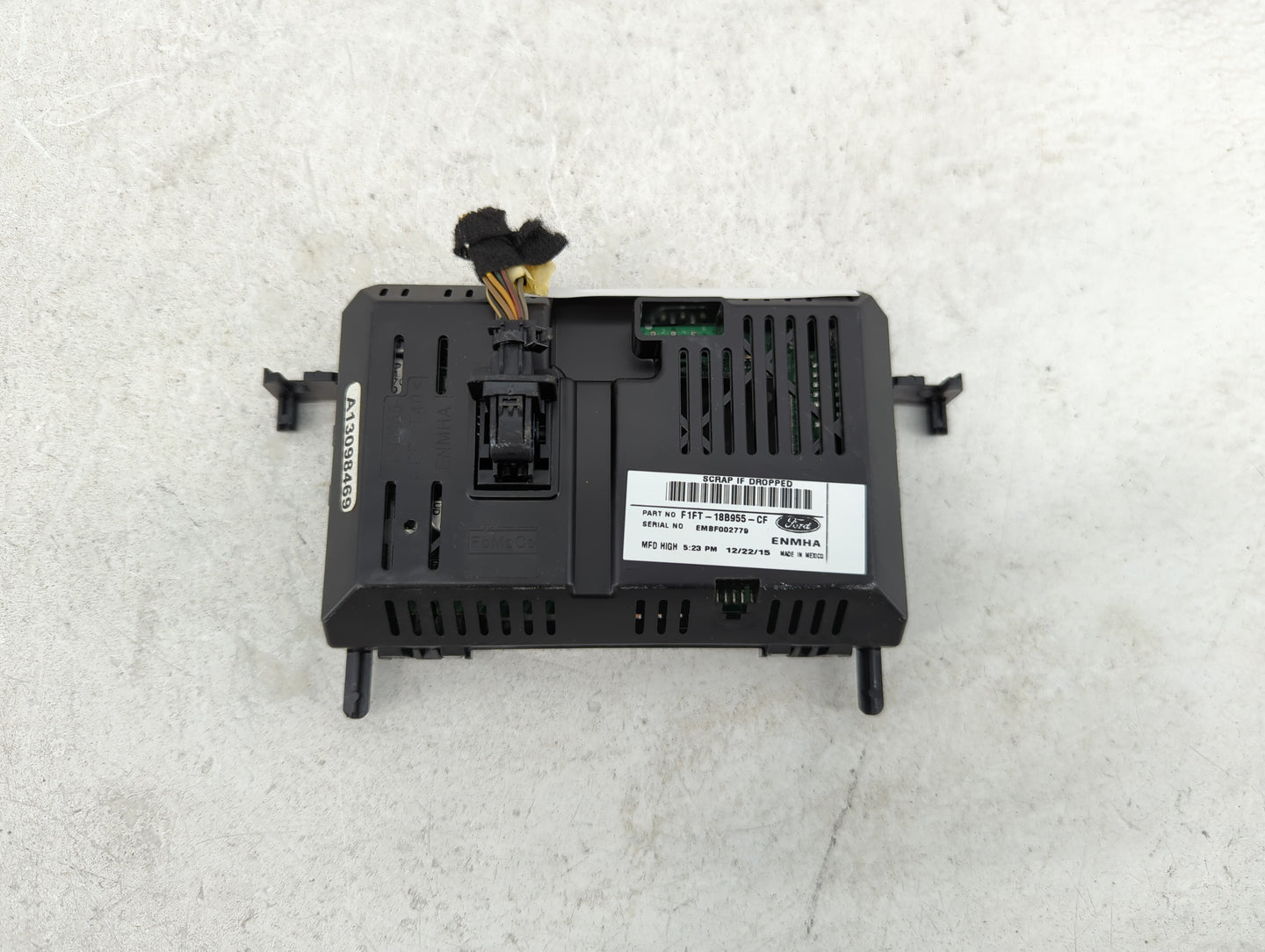 2015-2018 Ford Focus Information Display Screen - Oemusedautoparts1.com