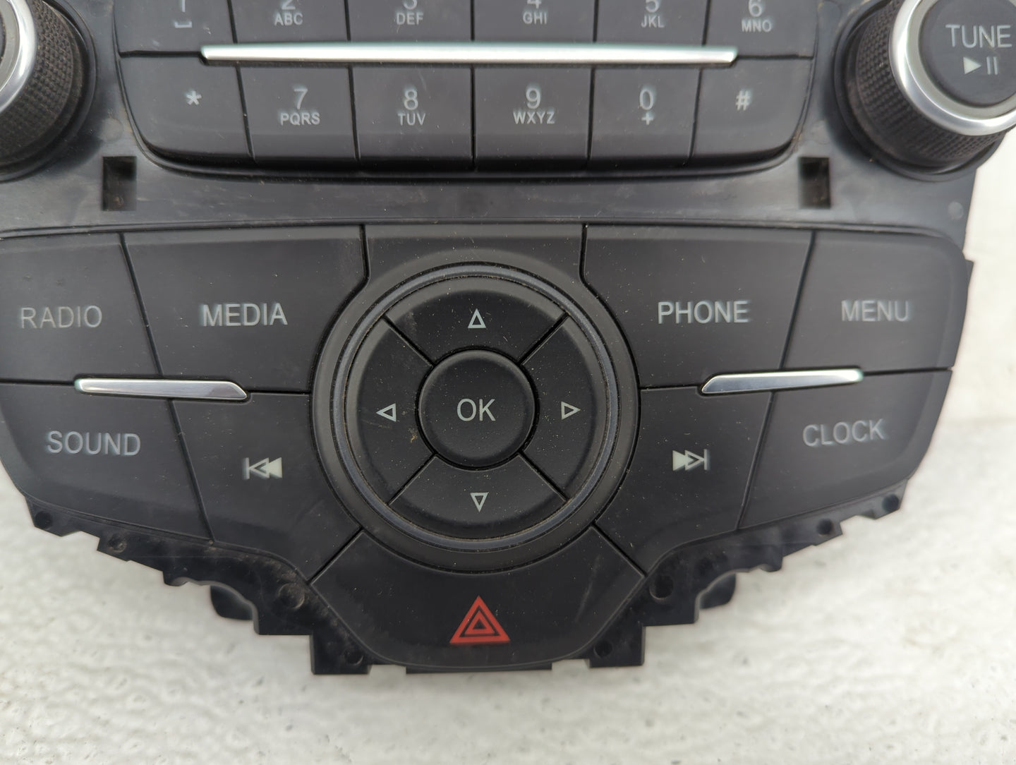 2016 Ford Focus Radio AM FM Cd Player Receiver Replacement P/N:F1ET18K811LD 4F571-BB, 17011887-01 Fits OEM Used Auto Parts -