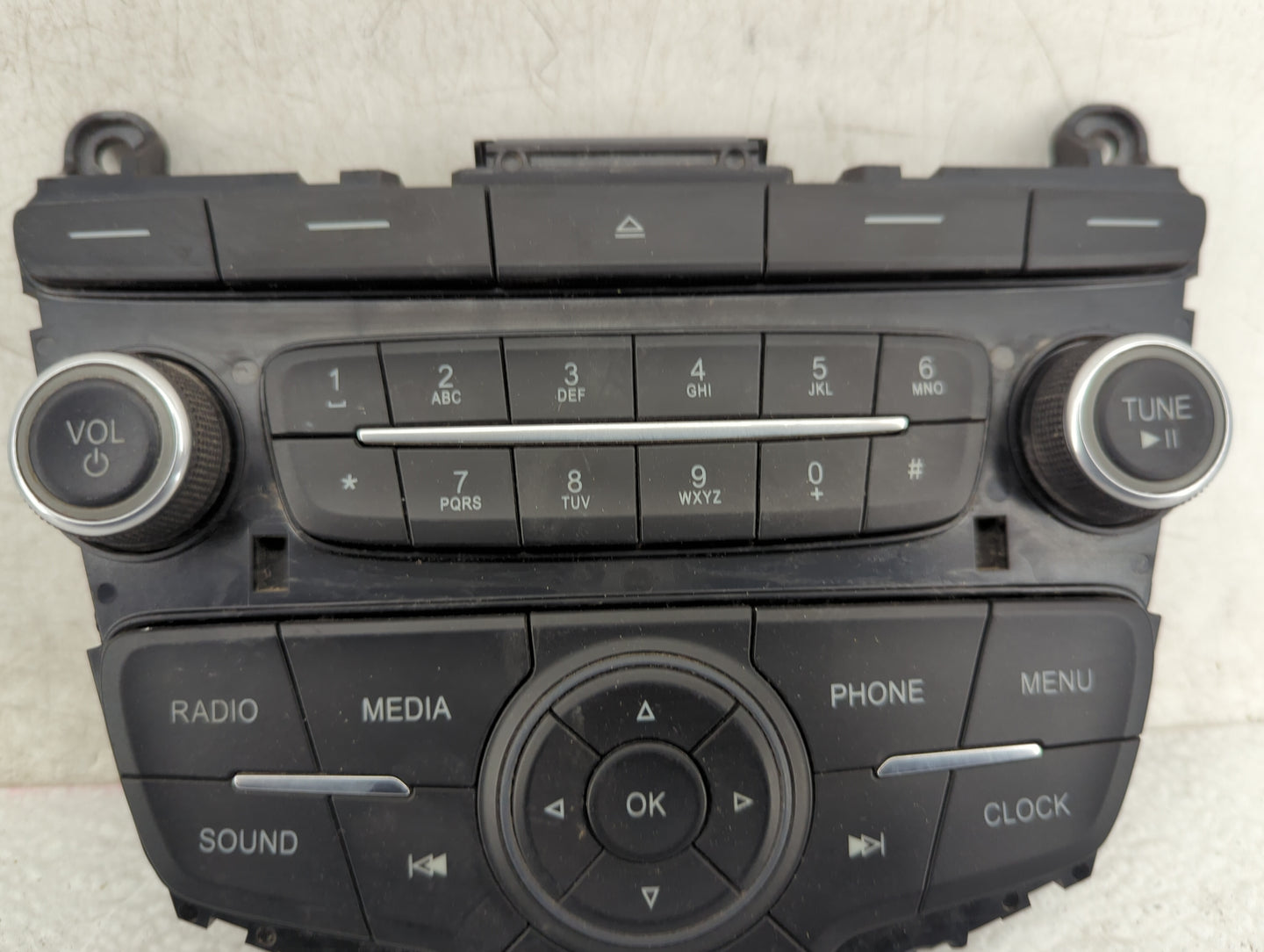 2016 Ford Focus Radio AM FM Cd Player Receiver Replacement P/N:F1ET18K811LD 4F571-BB, 17011887-01 Fits OEM Used Auto Parts -
