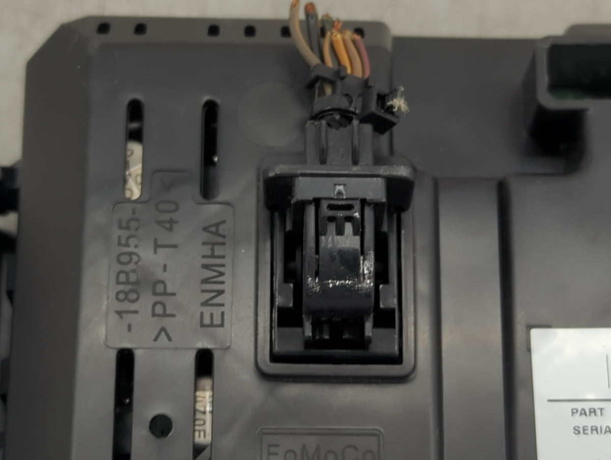 2015-2018 Ford Focus Information Radio Display Screen 1440421 - Oemusedautoparts1.com