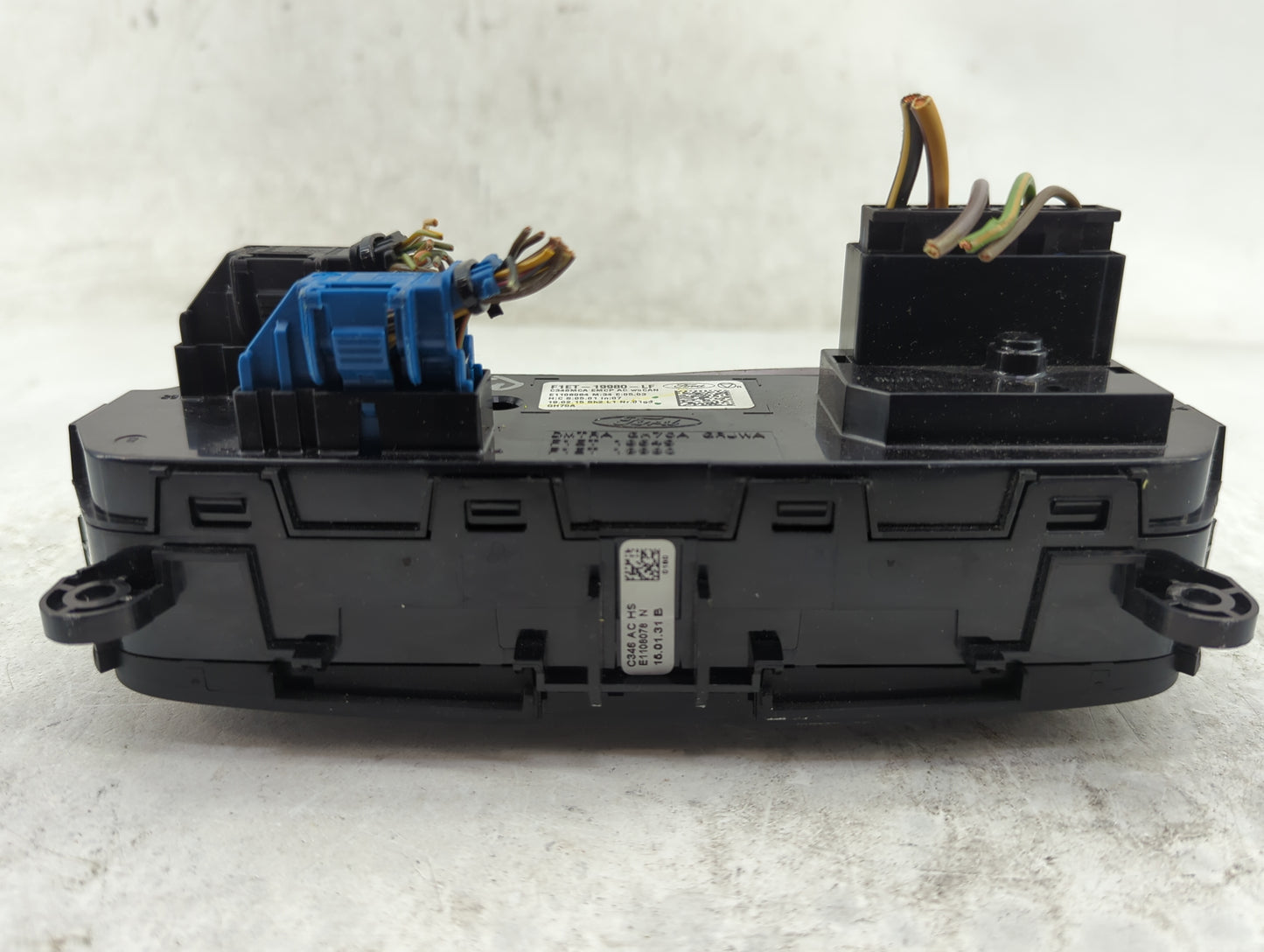 2015-2018 Ford Focus Climate Control Module Temperature AC/Heater Replacement P/N:F1ET-19980-LF Fits Fits 2015 2016 2017 201