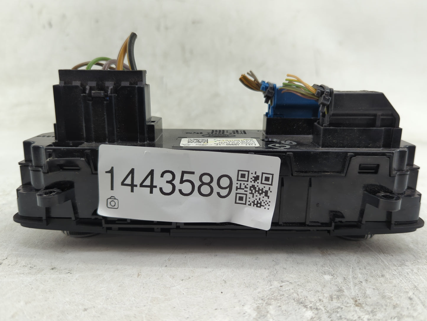 2015-2018 Ford Focus Climate Control Module Temperature AC/Heater Replacement P/N:F1ET-19980-LF Fits Fits 2015 2016 2017 201