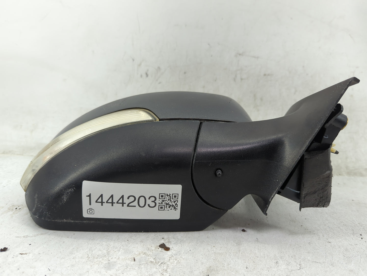 2015-2018 Ford Focus Passenger Side View Mirror - Right Door Mirror OEM Used - Oemusedautoparts1.com