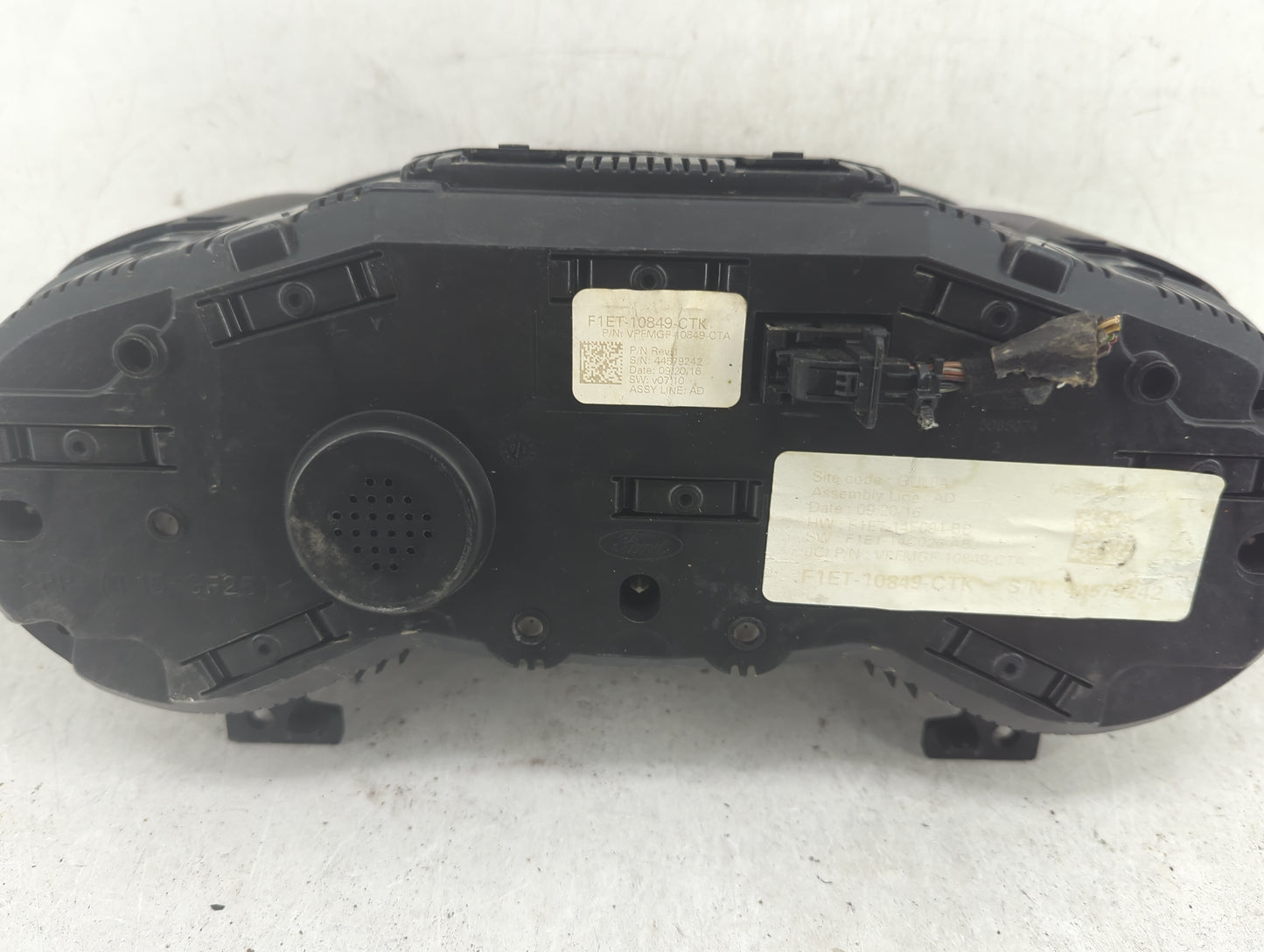 2016 Ford Focus Instrument Cluster Speedometer Gauges P/N:F1ET-10849-CTK VPFMGF-10849-CTA Fits OEM Used Auto Parts - Oemused
