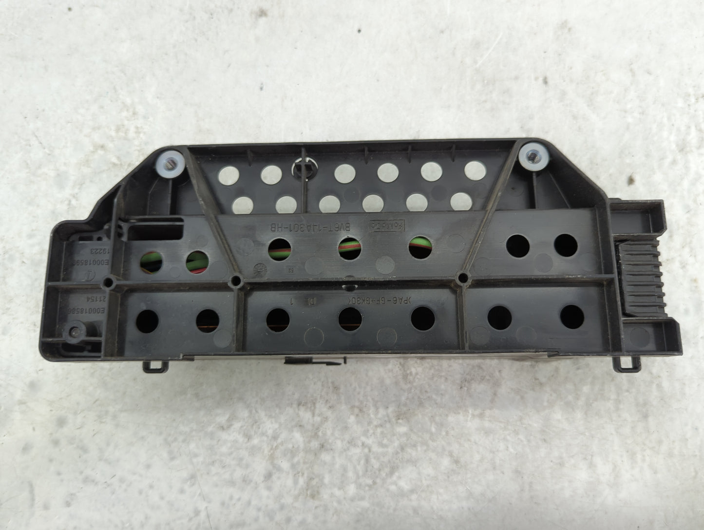2015-2018 Ford Focus Body Control Module Bcm Inner Cabin Fuse Box - Oemusedautoparts1.com
