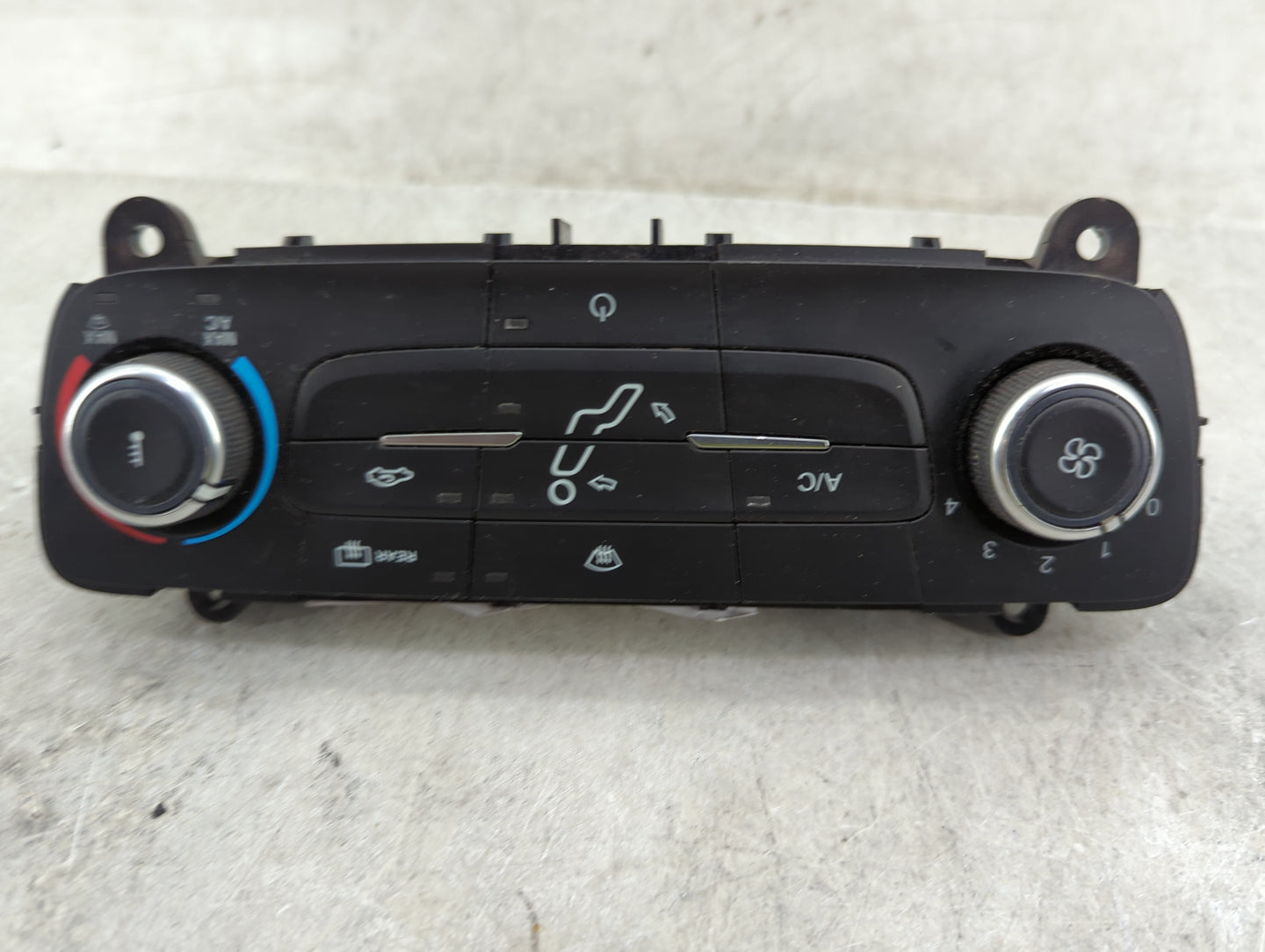 2015-2018 Ford Focus Climate Control Module Temperature AC/Heater Replacement P/N:F1ET-19980-JF Fits Fits 2015 2016 2017 201