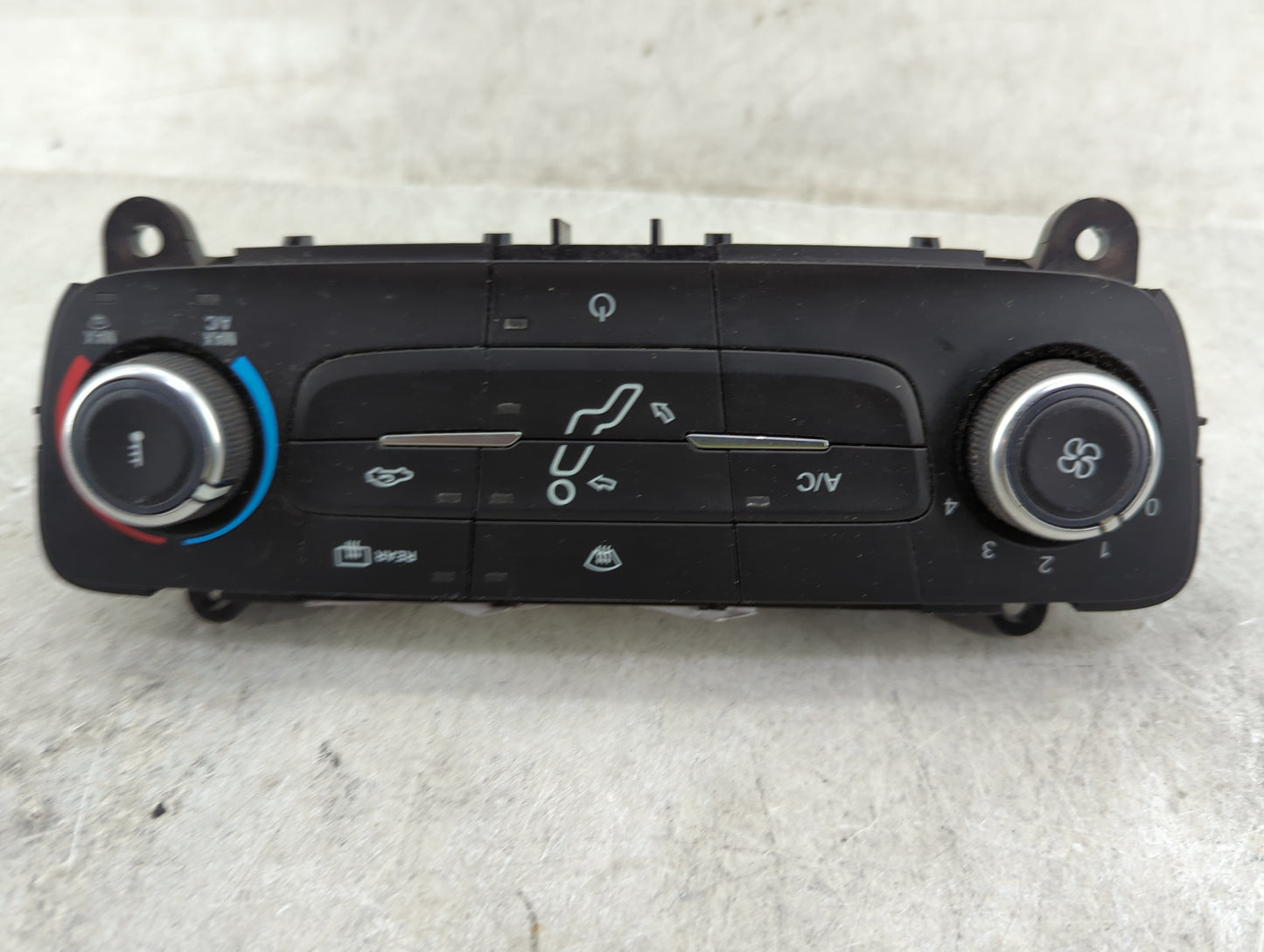 2015-2018 Ford Focus Climate Control Module Temperature AC/Heater Replacement P/N:F1ET-19980-JF Fits Fits 2015 2016 2017 201