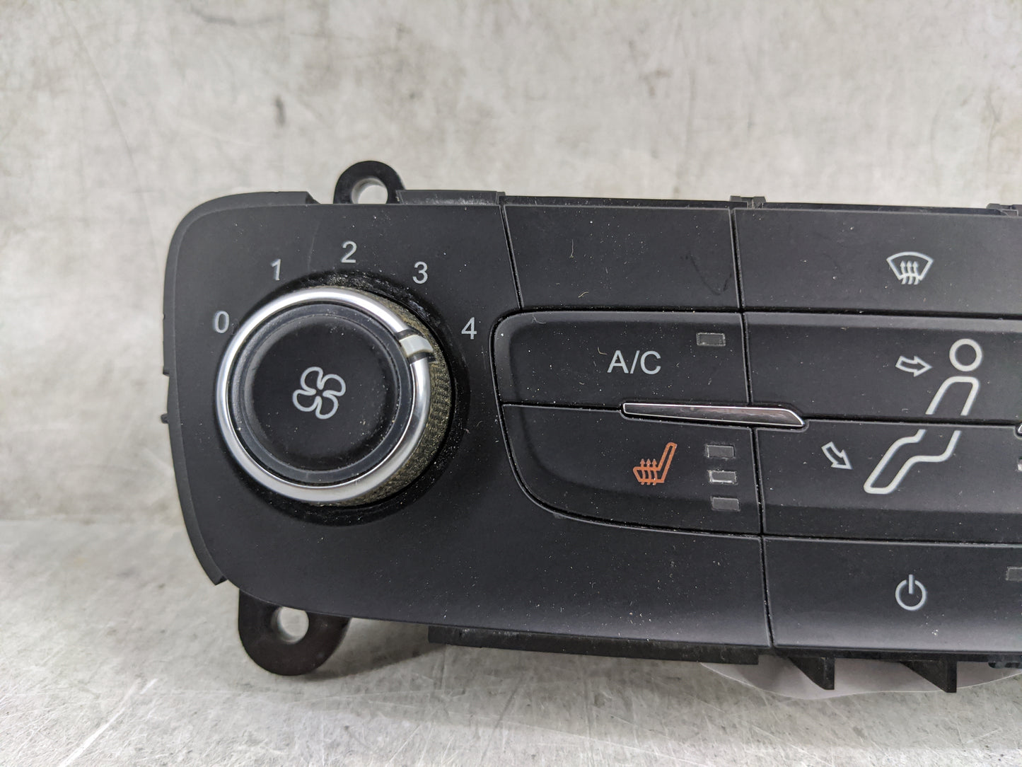 2015-2018 Ford Focus Climate Control Module Temperature AC/Heater Replacement P/N:F1ET-19980-LJ F1ET-18549 Fits OEM Used Aut