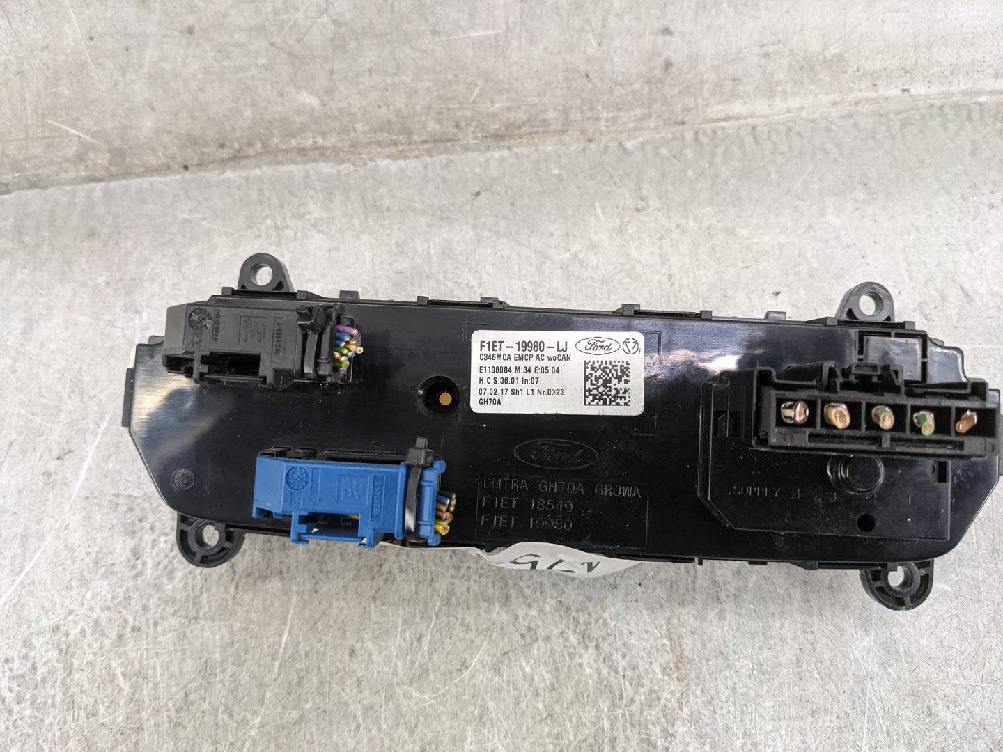 2015-2018 Ford Focus Climate Control Module Temperature AC/Heater Replacement P/N:F1ET-19980-LJ F1ET-18549 Fits OEM Used Aut