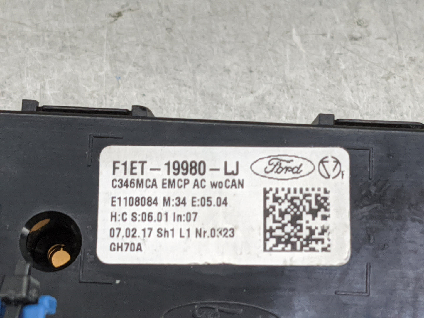 2015-2018 Ford Focus Climate Control Module Temperature AC/Heater Replacement P/N:F1ET-19980-LJ F1ET-18549 Fits OEM Used Aut