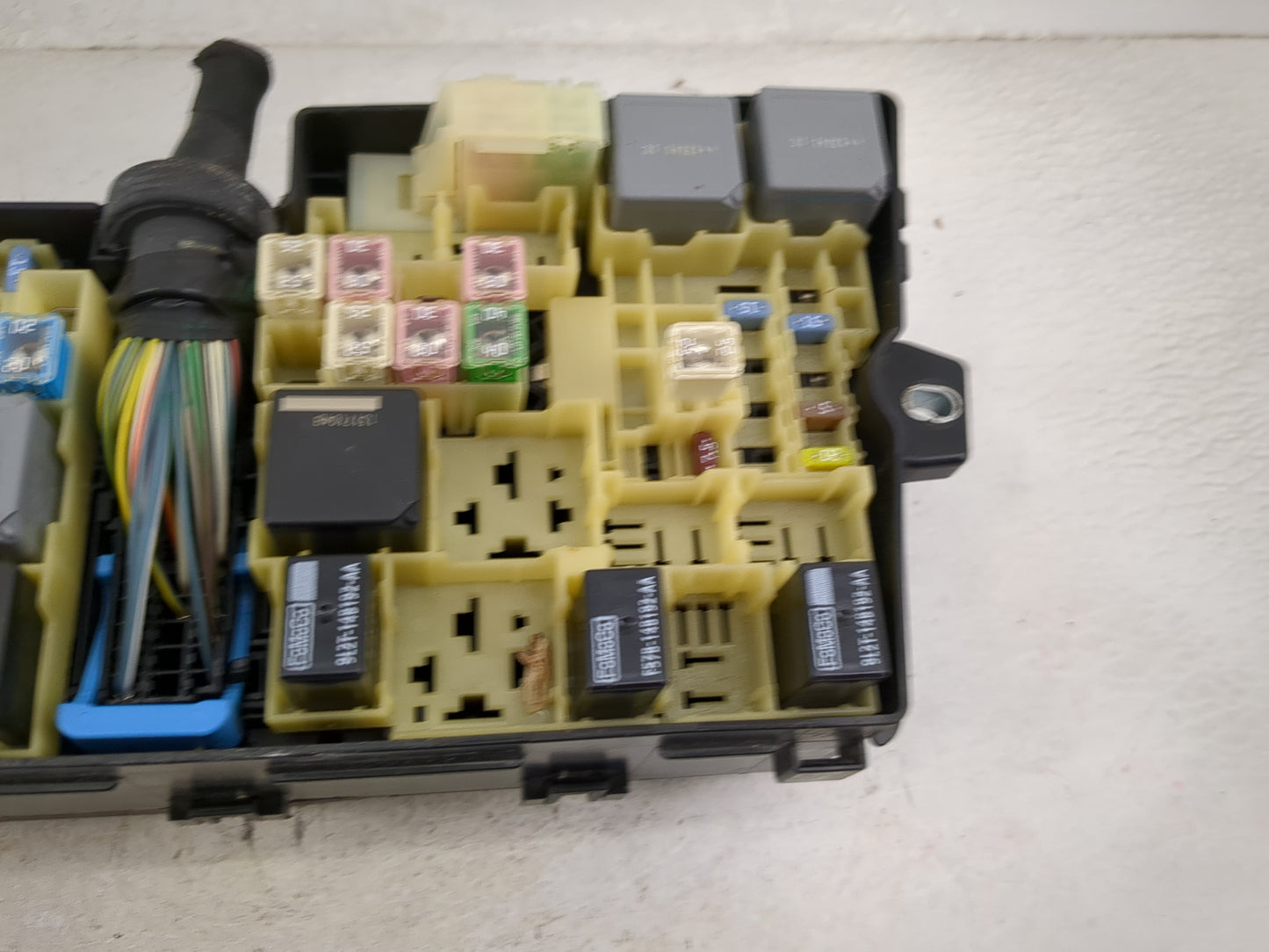 2016 Ford Focus Fusebox Fuse Box Panel Relay Module P/N:AV6T-14A076-AB 9L2T-14B192-AA, 9L2T-14B191-AA, 9L2T-14B193-AA Fits O