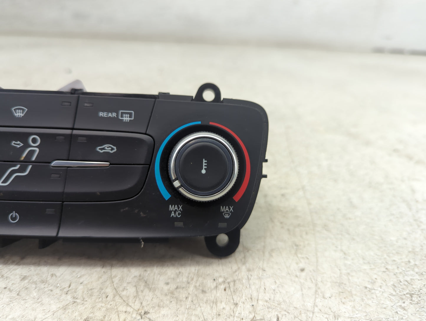 2015-2018 Ford Focus Climate Control Module Temperature AC/Heater Replacement P/N:F1ET-19980-JJ F1ET 18549 Fits OEM Used Aut