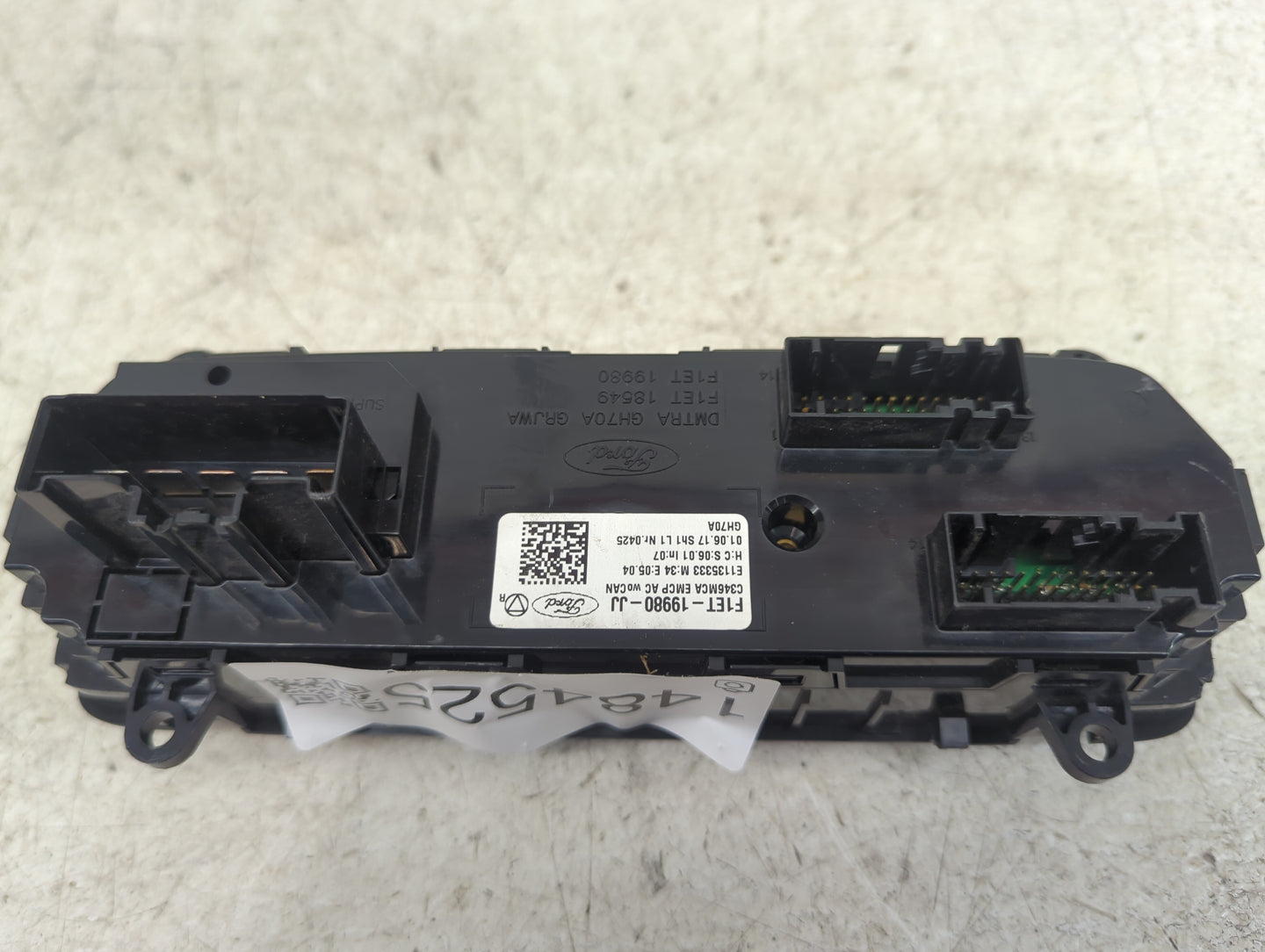 2015-2018 Ford Focus Climate Control Module Temperature AC/Heater Replacement P/N:F1ET-19980-JJ F1ET 18549 Fits OEM Used Aut