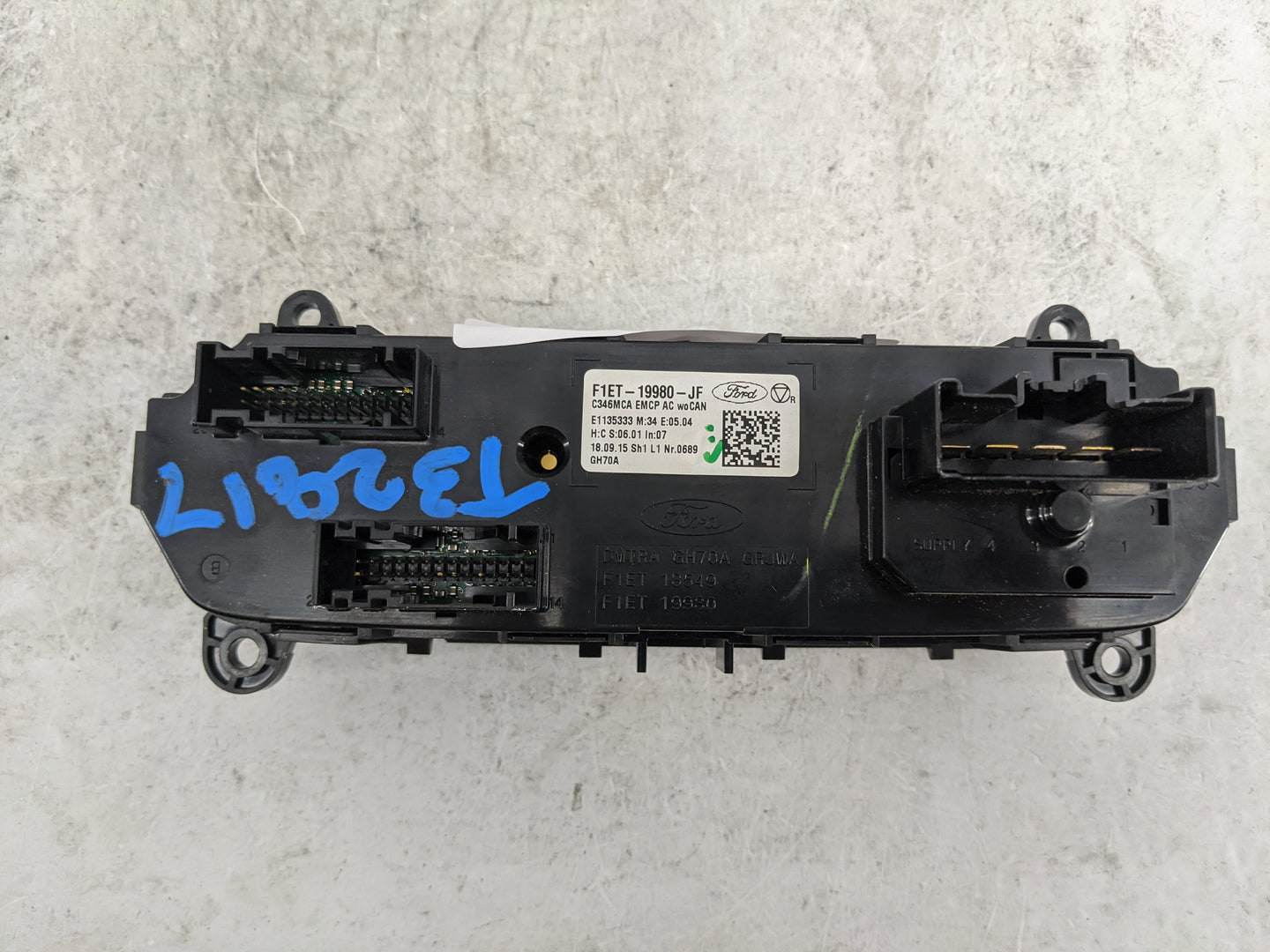 2015-2018 Ford Focus Climate Control Module Temperature AC/Heater Replacement P/N:F1ET-19980-JF Fits Fits 2015 2016 2017 201
