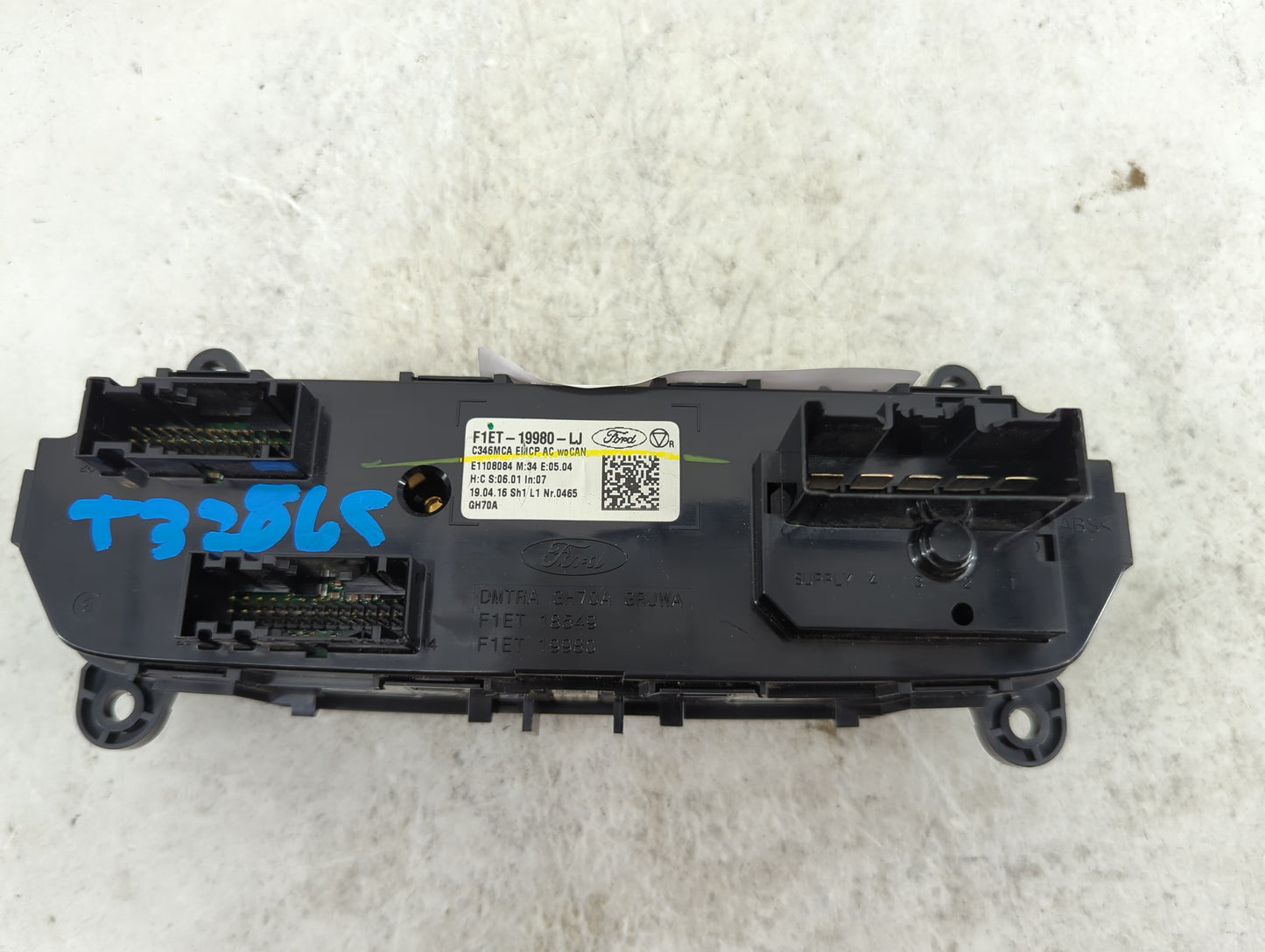 2015-2018 Ford Focus Climate Control Module Temperature AC/Heater Replacement P/N:F1ET-19980-LJ Fits Fits 2015 2016 2017 201