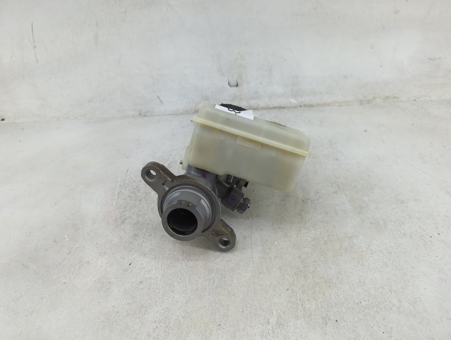 2016 Ford Focus Brake Master Cylinder - Oemusedautoparts1.com
