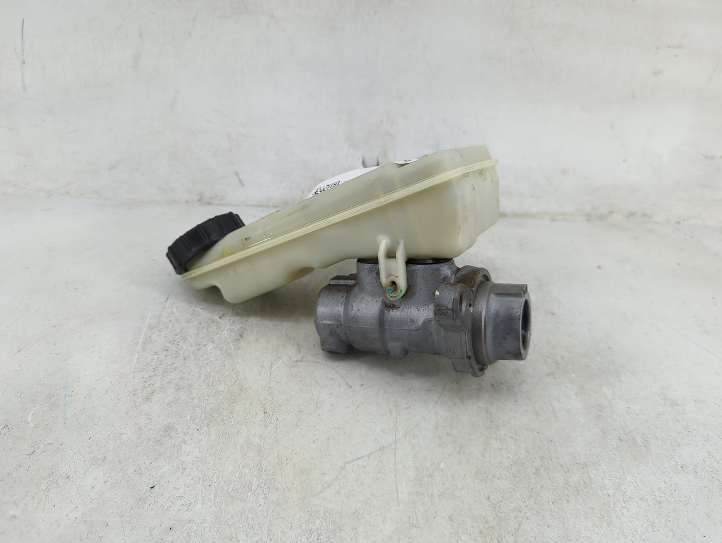 2016 Ford Focus Brake Master Cylinder - Oemusedautoparts1.com