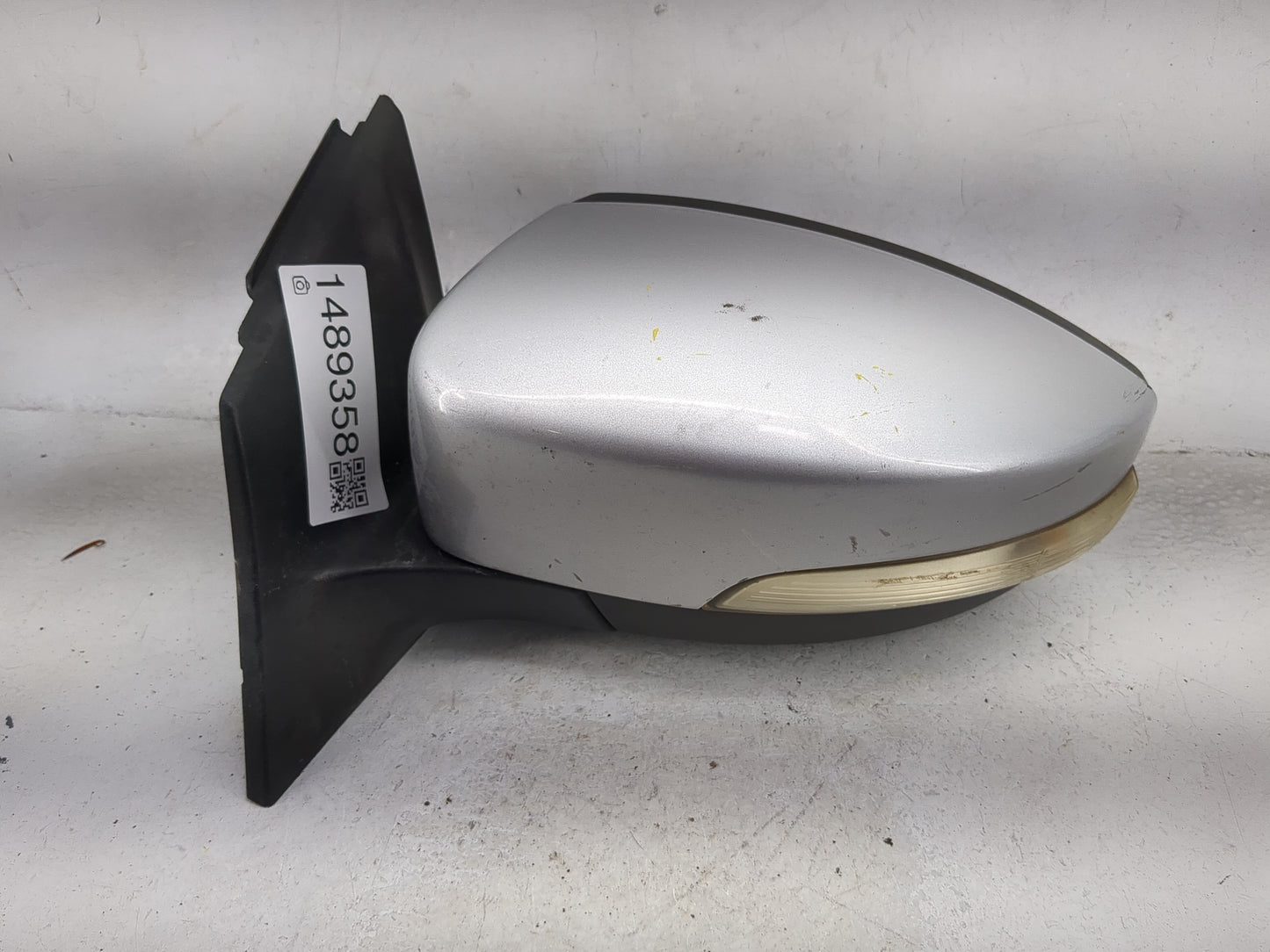 2015-2018 Ford Focus Driver Side View Mirror - Left Door Mirror OEM Used - Oemusedautoparts1.com