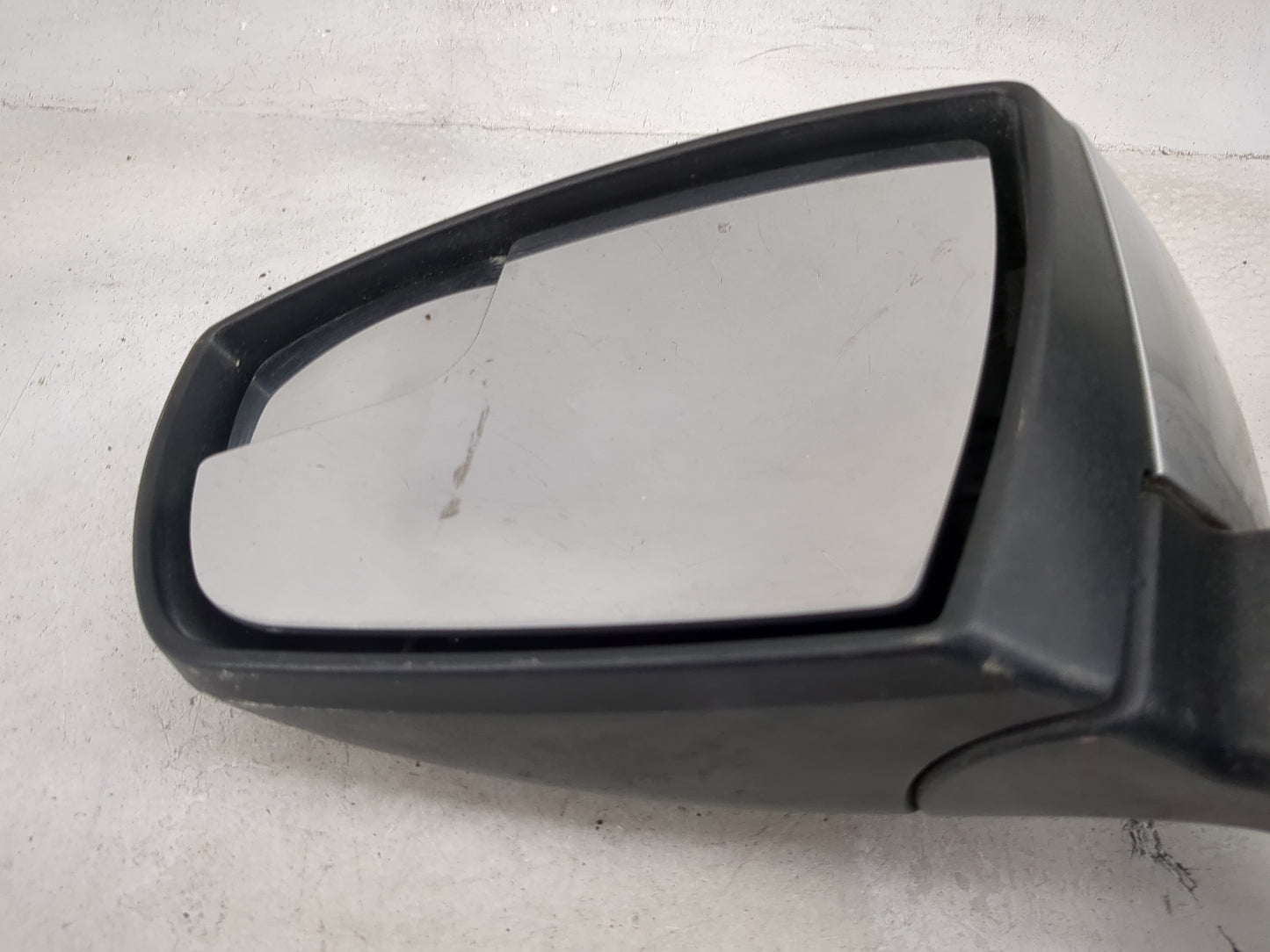 2015-2018 Ford Focus Driver Side View Mirror - Left Door Mirror OEM Used - Oemusedautoparts1.com