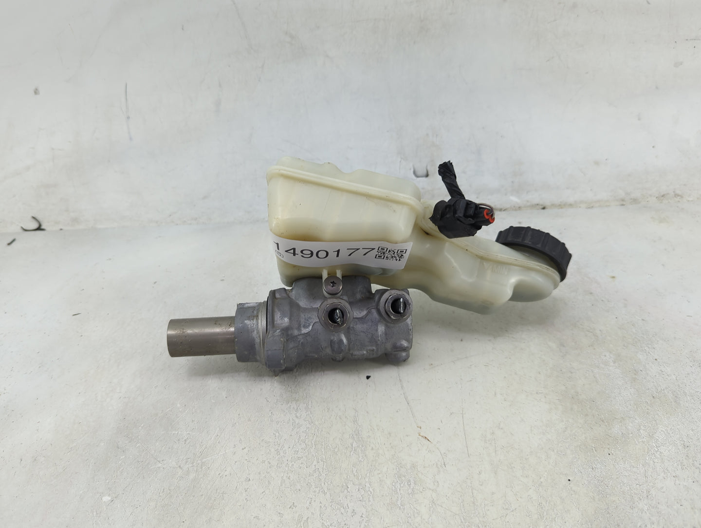 2012-2018 Ford Focus Brake Master Cylinder 1490177 - Oemusedautoparts1.com