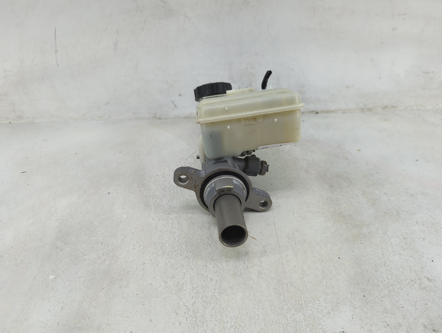 2012-2018 Ford Focus Brake Master Cylinder 1490177 - Oemusedautoparts1.com
