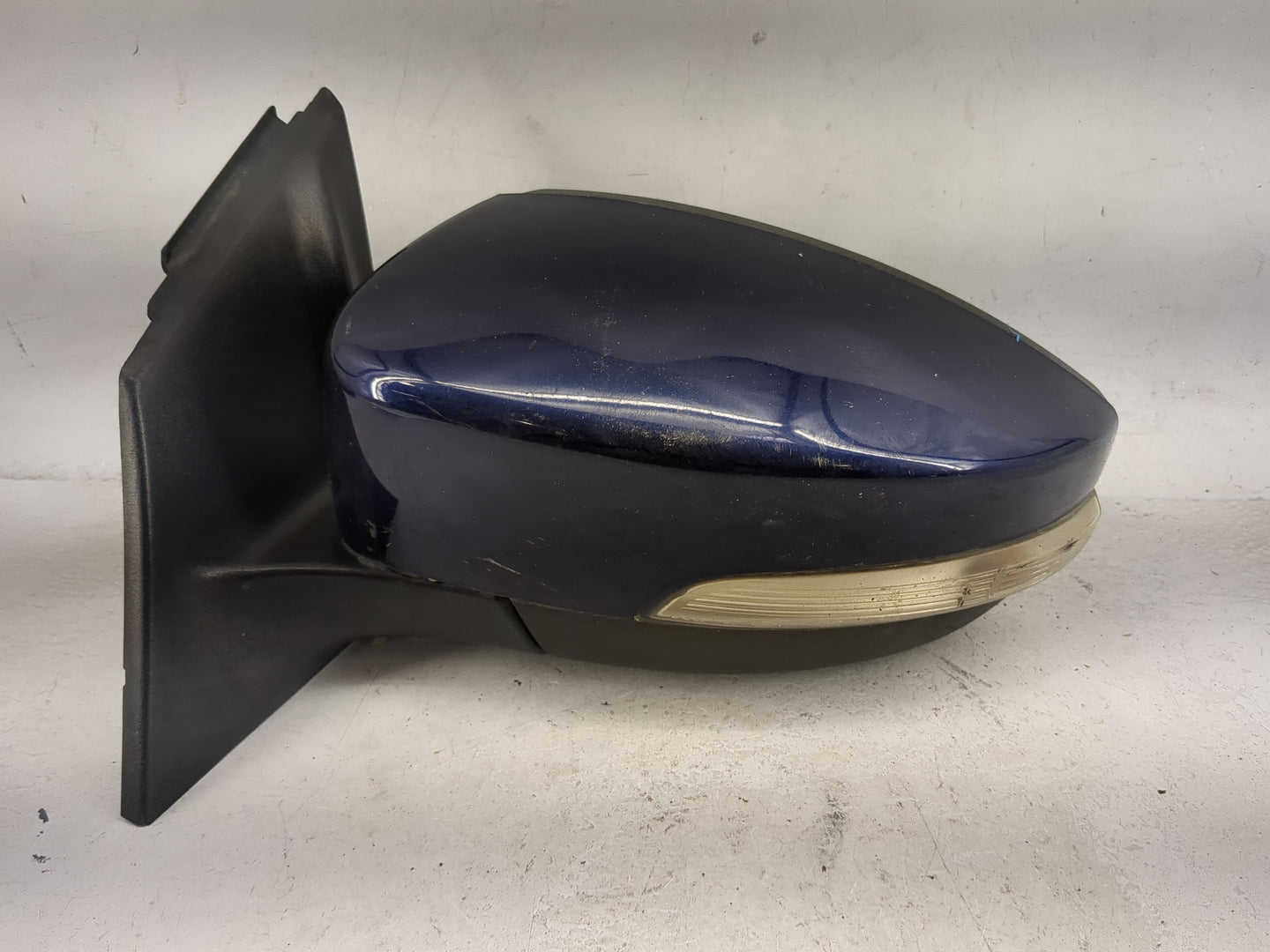 2015-2018 Ford Focus Driver Side View Mirror - Left Door Mirror OEM Used - Oemusedautoparts1.com