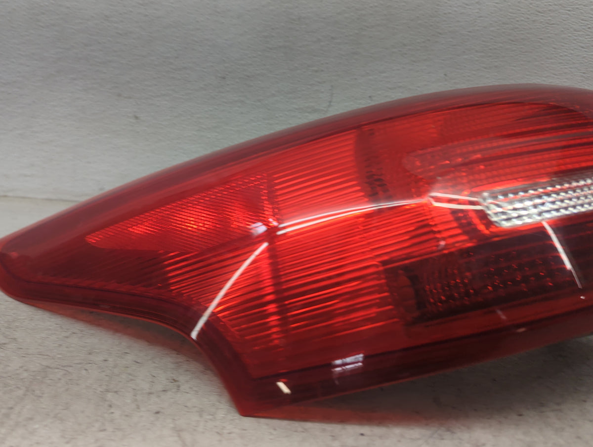 2015-2018 Ford Focus Driver Left Side Deck Lid Mounted Tail Light 1499567 - Oemusedautoparts1.com
