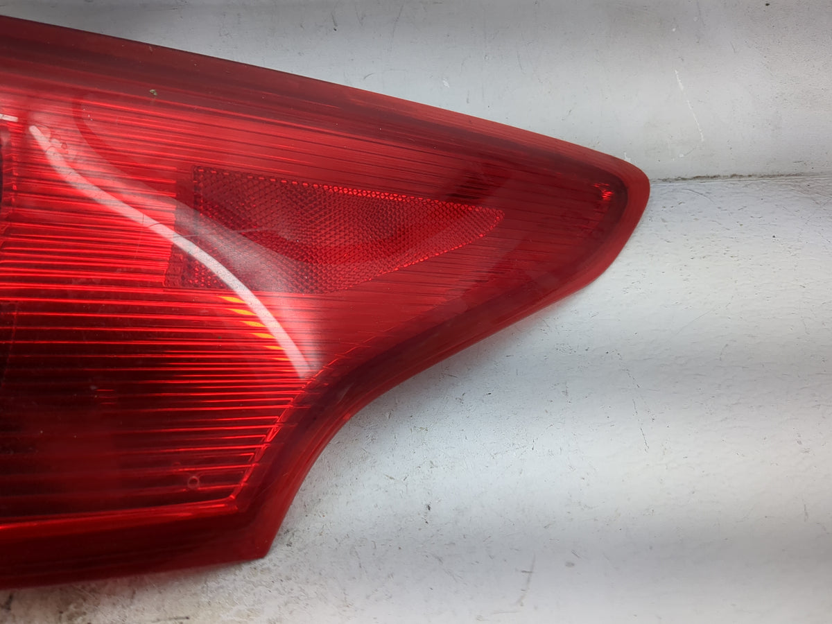 2015-2018 Ford Focus Tail Light Assembly Passenger Right OEM P/N:PPF1EX 13A412 AB Fits Fits 2015 2016 2017 2018 OEM Used Aut