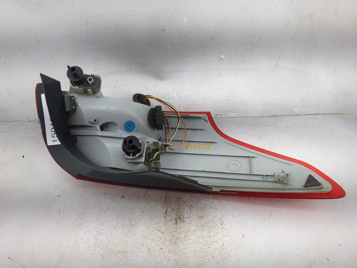2015-2018 Ford Focus Tail Light Assembly Passenger Right OEM P/N:PPF1EX 13A412 AB Fits Fits 2015 2016 2017 2018 OEM Used Aut