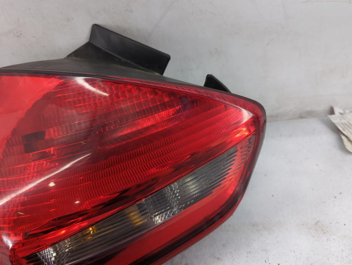 2015-2018 Ford Focus Driver Left Side Deck Lid Mounted Tail Light 1520353 - Oemusedautoparts1.com