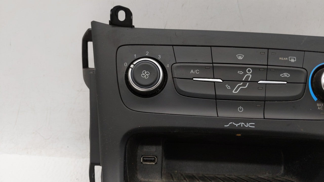 2015-2018 Ford Focus Climate Control Module Temperature AC/Heater Replacement P/N:F1ET-19980-LJ F1ET-19980-JF Fits OEM Used 