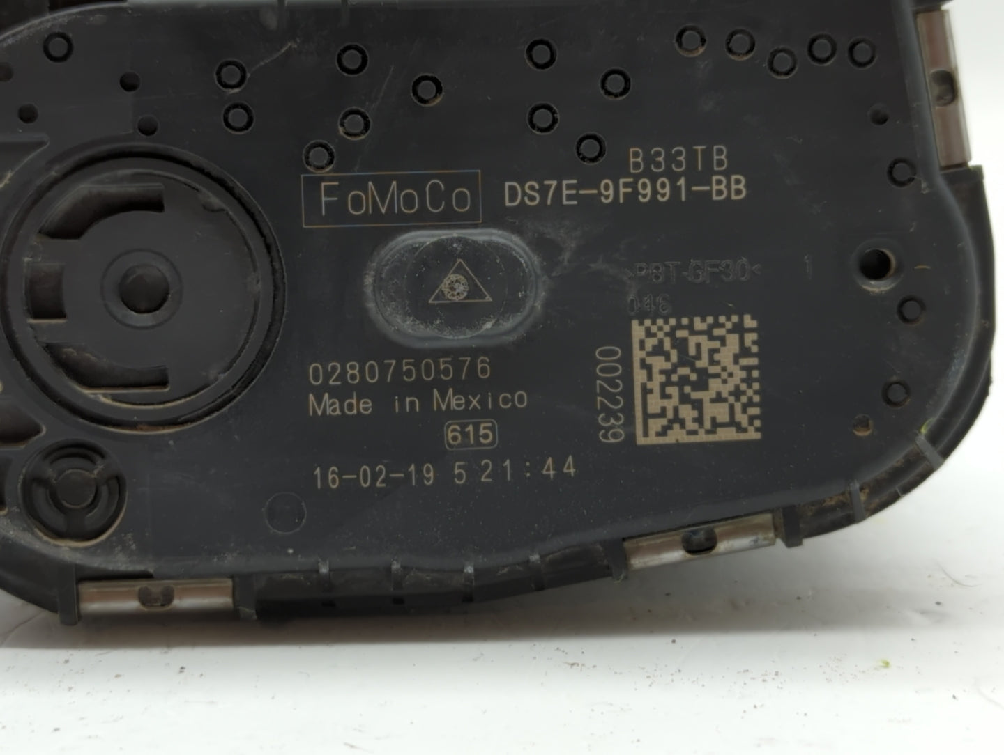 2014-2018 Ford Focus Throttle Body P/N:DS7E-9F991-BB Fits Fits 2014 2015 2016 2017 2018 2019 OEM Used Auto Parts - Oemusedau