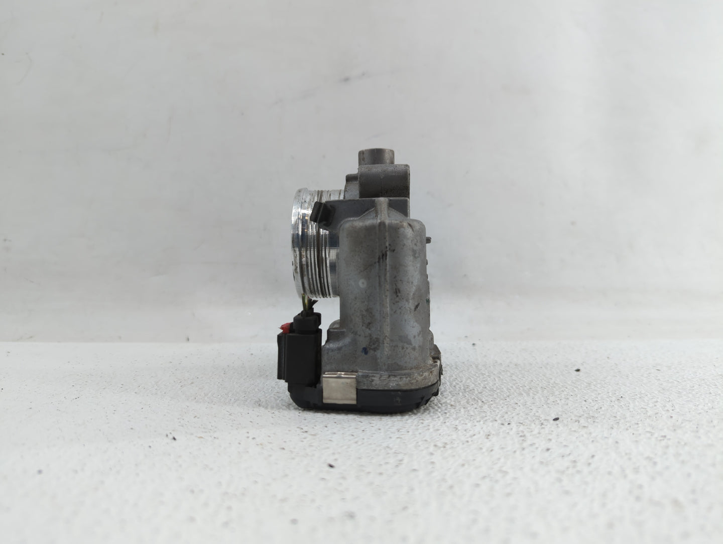 2014-2018 Ford Focus Throttle Body P/N:DS7E-9F991-BB Fits Fits 2014 2015 2016 2017 2018 2019 OEM Used Auto Parts - Oemusedau
