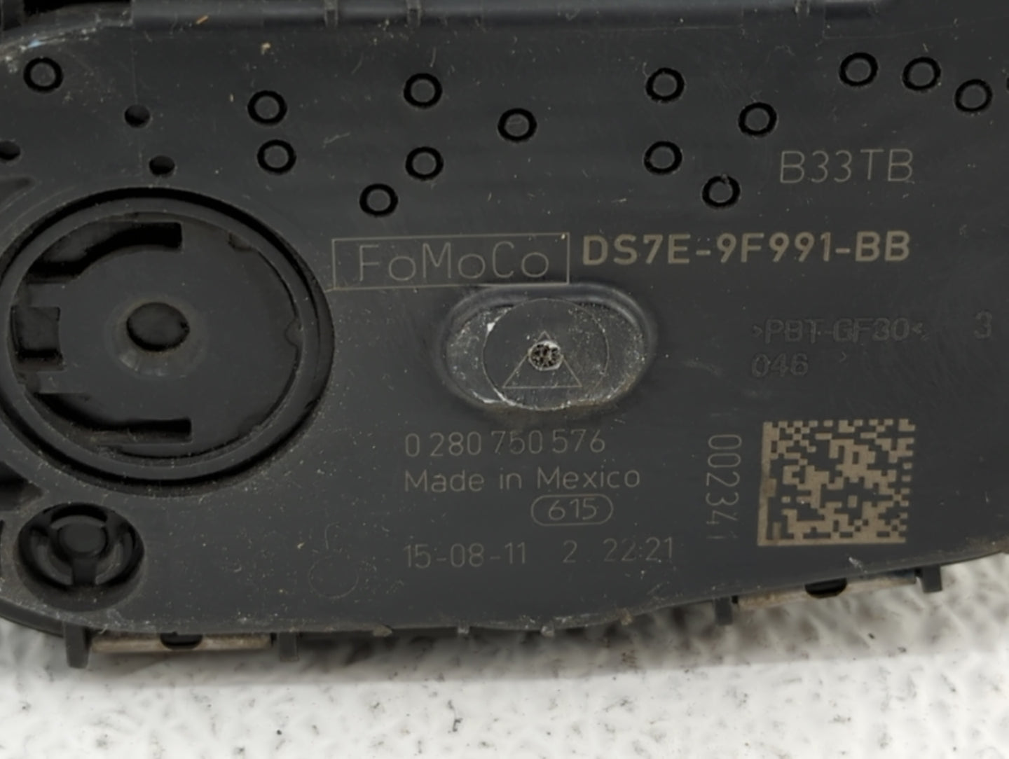 2014-2018 Ford Focus Throttle Body P/N:DS7E-9F991-BB Fits Fits 2014 2015 2016 2017 2018 2019 OEM Used Auto Parts - Oemusedau