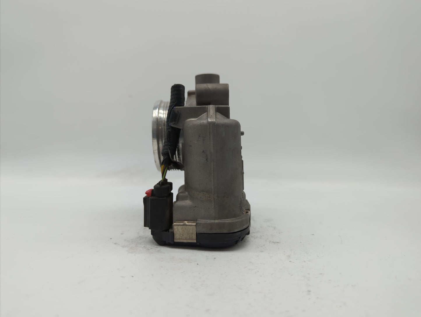 2014-2018 Ford Focus Throttle Body P/N:DS7E-9F991-BB Fits Fits 2014 2015 2016 2017 2018 2019 OEM Used Auto Parts - Oemusedau
