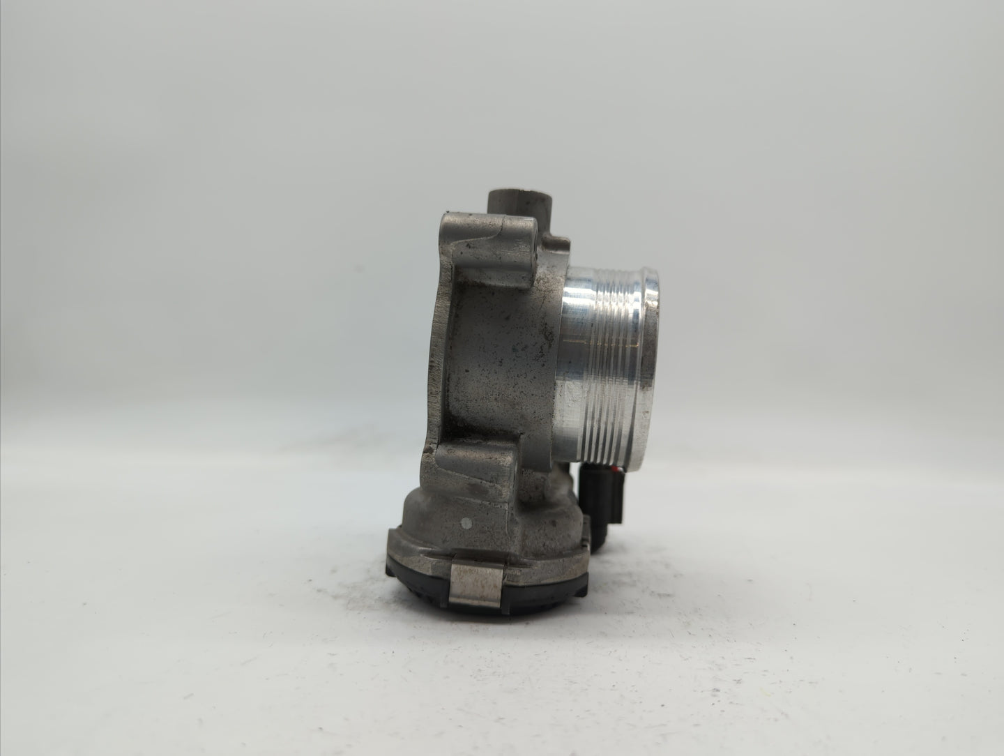 2014-2018 Ford Focus Throttle Body P/N:DS7E-9F991-BB Fits Fits 2014 2015 2016 2017 2018 2019 OEM Used Auto Parts - Oemusedau