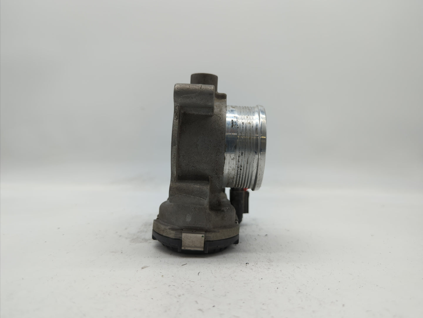 2014-2018 Ford Focus Throttle Body P/N:DS7E-9F991-BB Fits Fits 2014 2015 2016 2017 2018 2019 OEM Used Auto Parts - Oemusedau
