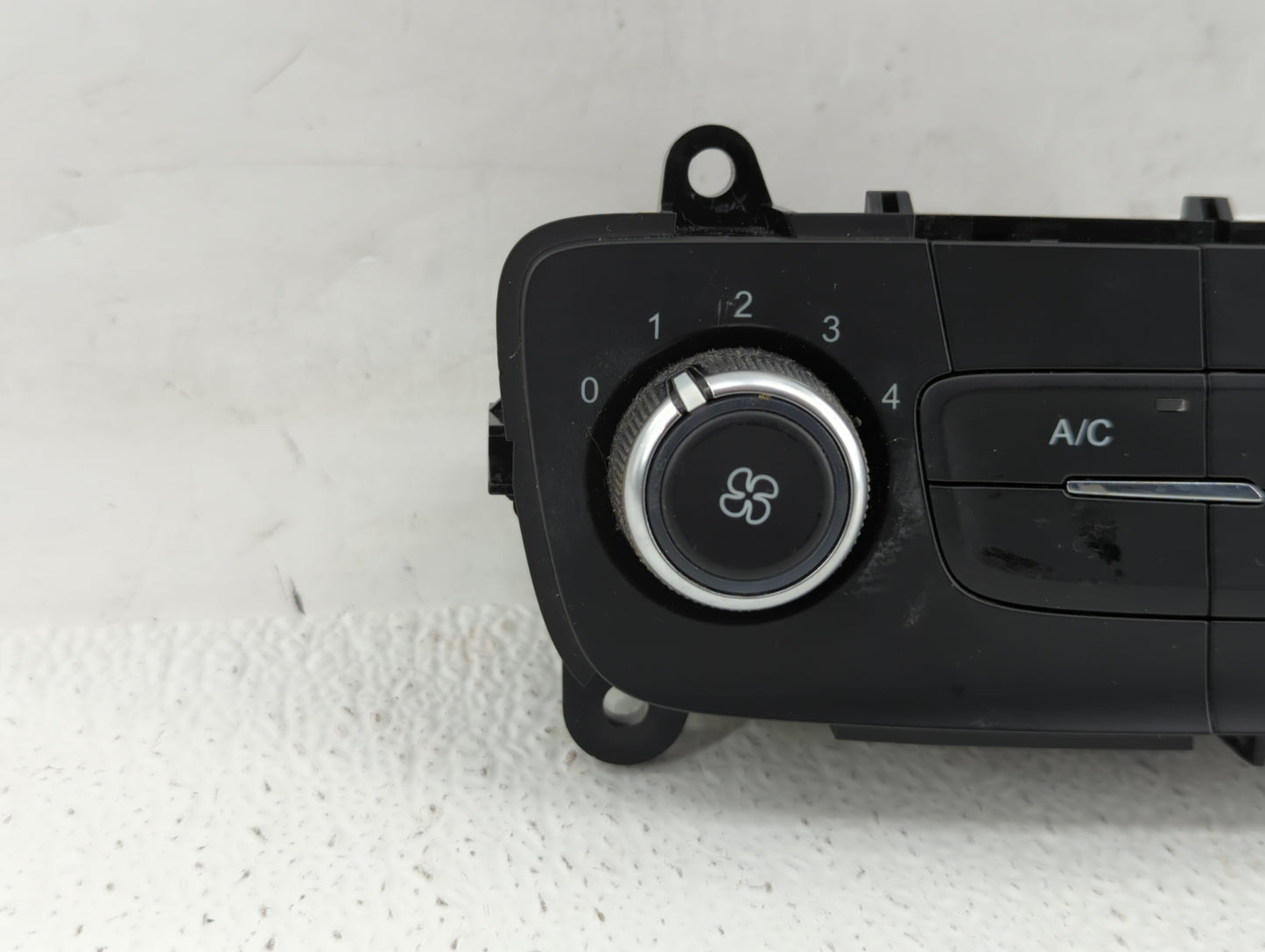 2015-2018 Ford Focus Climate Control Module Temperature AC/Heater Replacement P/N:F1ET-19980-LJ F1ET-19980-JF Fits OEM Used 