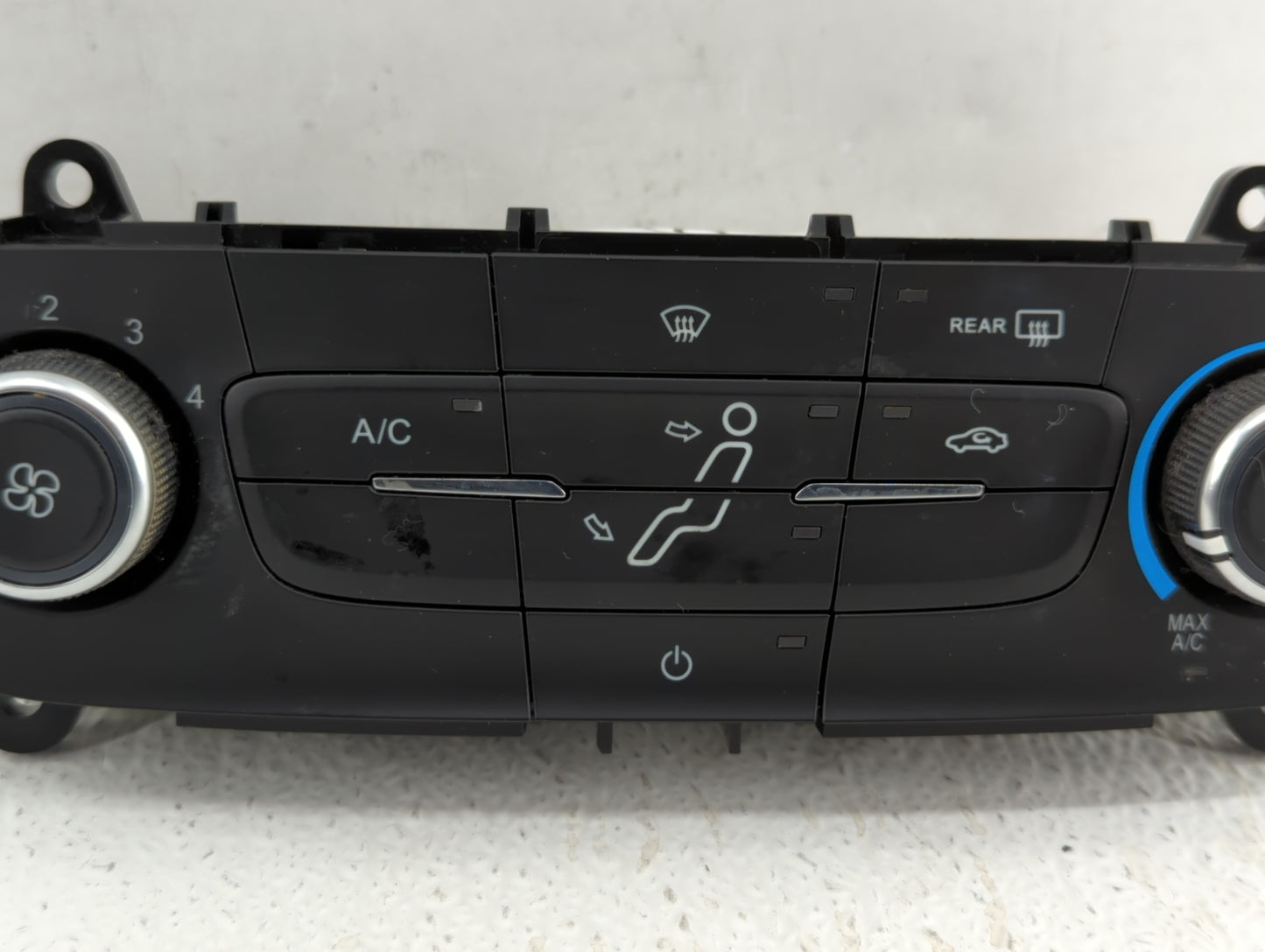 2015-2018 Ford Focus Climate Control Module Temperature AC/Heater Replacement P/N:F1ET-19980-LJ F1ET-19980-JF Fits OEM Used 