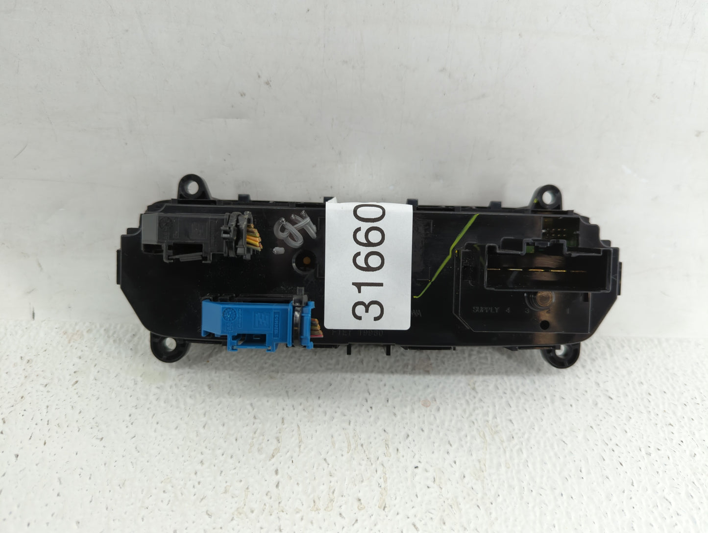 2015-2018 Ford Focus Climate Control Module Temperature AC/Heater Replacement P/N:F1ET-19980-LJ F1ET-19980-JF Fits OEM Used 