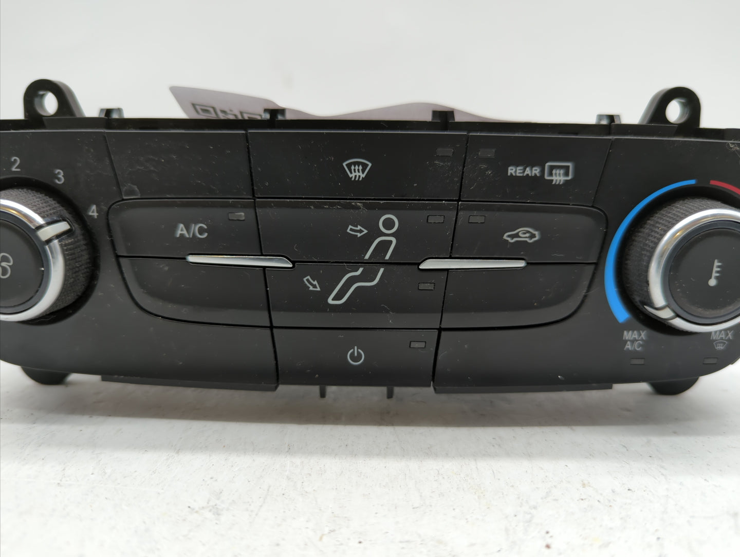2015-2018 Ford Focus Climate Control Module Temperature AC/Heater Replacement P/N:F1ET-19980-LJ F1ET-19980-JF Fits OEM Used 