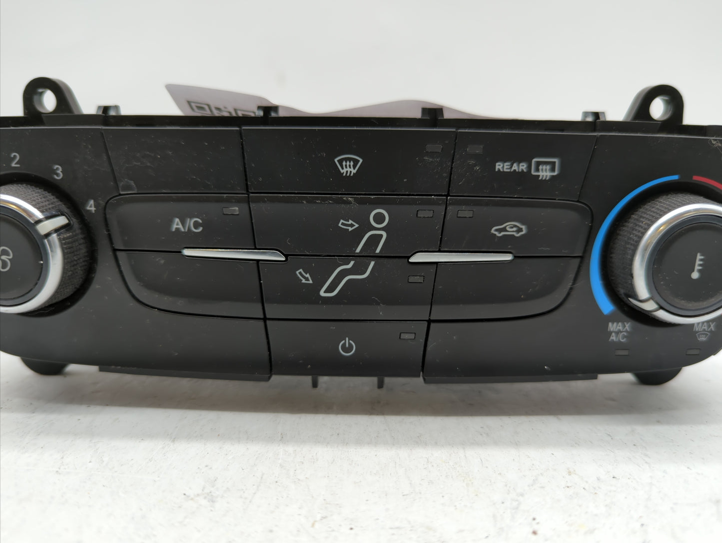 2015-2018 Ford Focus Climate Control Module Temperature AC/Heater Replacement P/N:F1ET-19980-LJ F1ET-19980-JF Fits OEM Used 