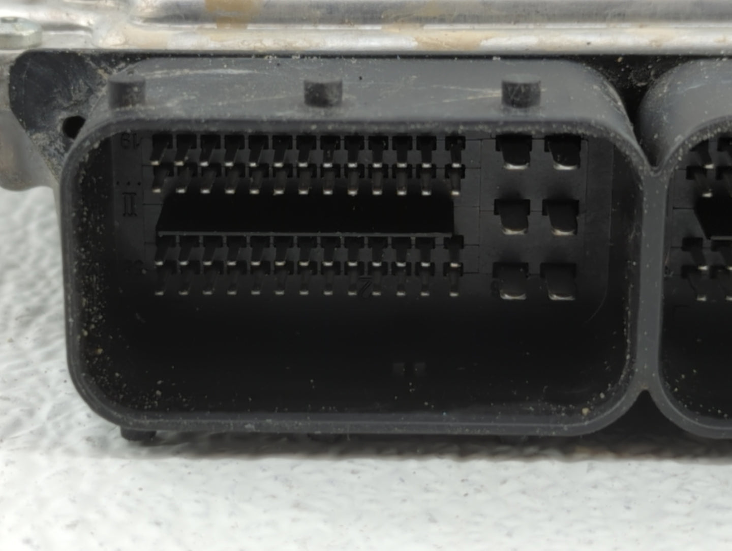 2013-2018 Ford Focus PCM Engine Control Computer ECU ECM PCU OEM P/N:DM5A-12A650-CA EMA-12A650-VA Fits OEM Used Auto Parts -